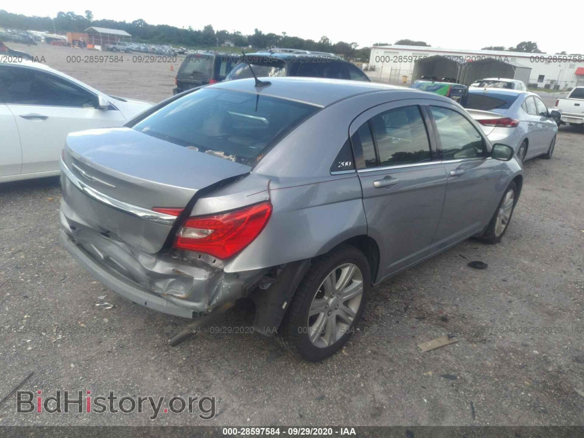 2013 CHRYSLER 200 - VIN: 1C3CCBAB8DN763719 - Фото 4
