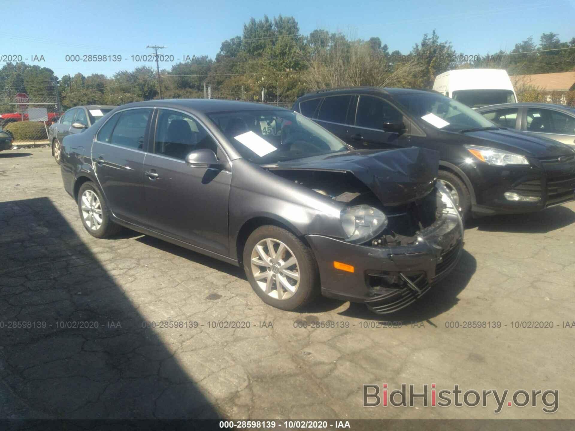 Photo 3VWRZ7AJ2AM065795 - VOLKSWAGEN JETTA SEDAN 2010