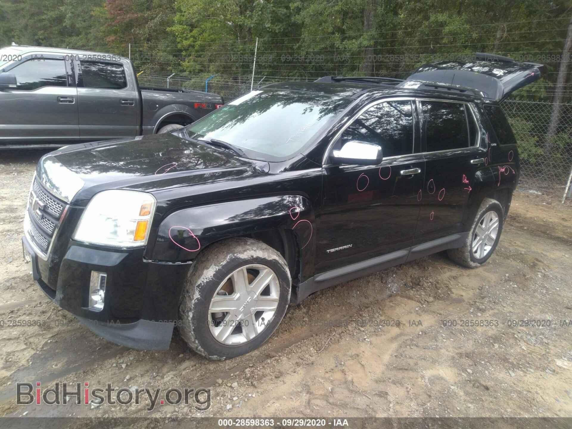 2011 GMC TERRAIN - VIN: 2CTALWEC4B6282983 - Photo 2