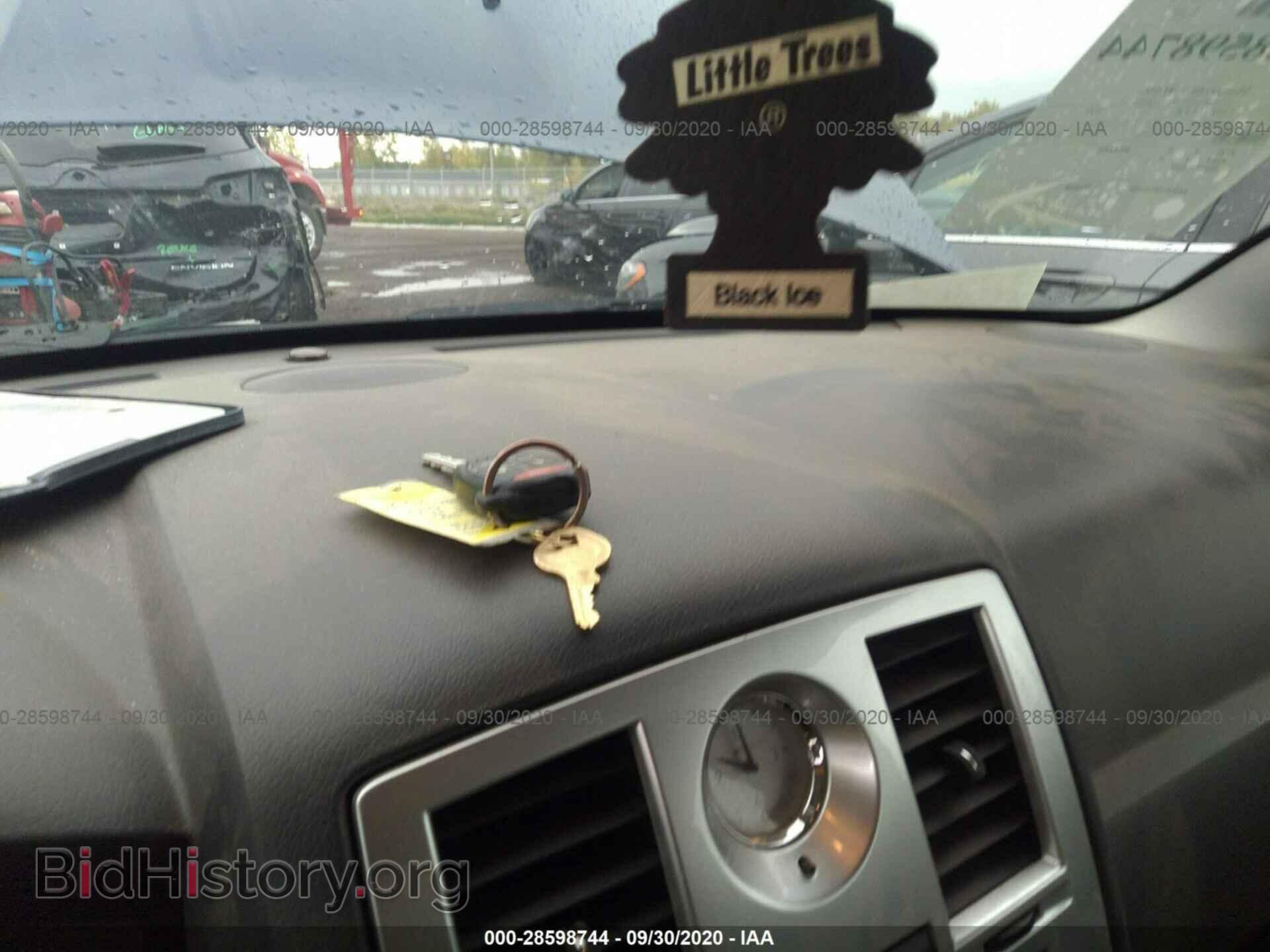 2006 CHRYSLER 300 - VIN: 2C3KA63H56H257237 - Фото 11