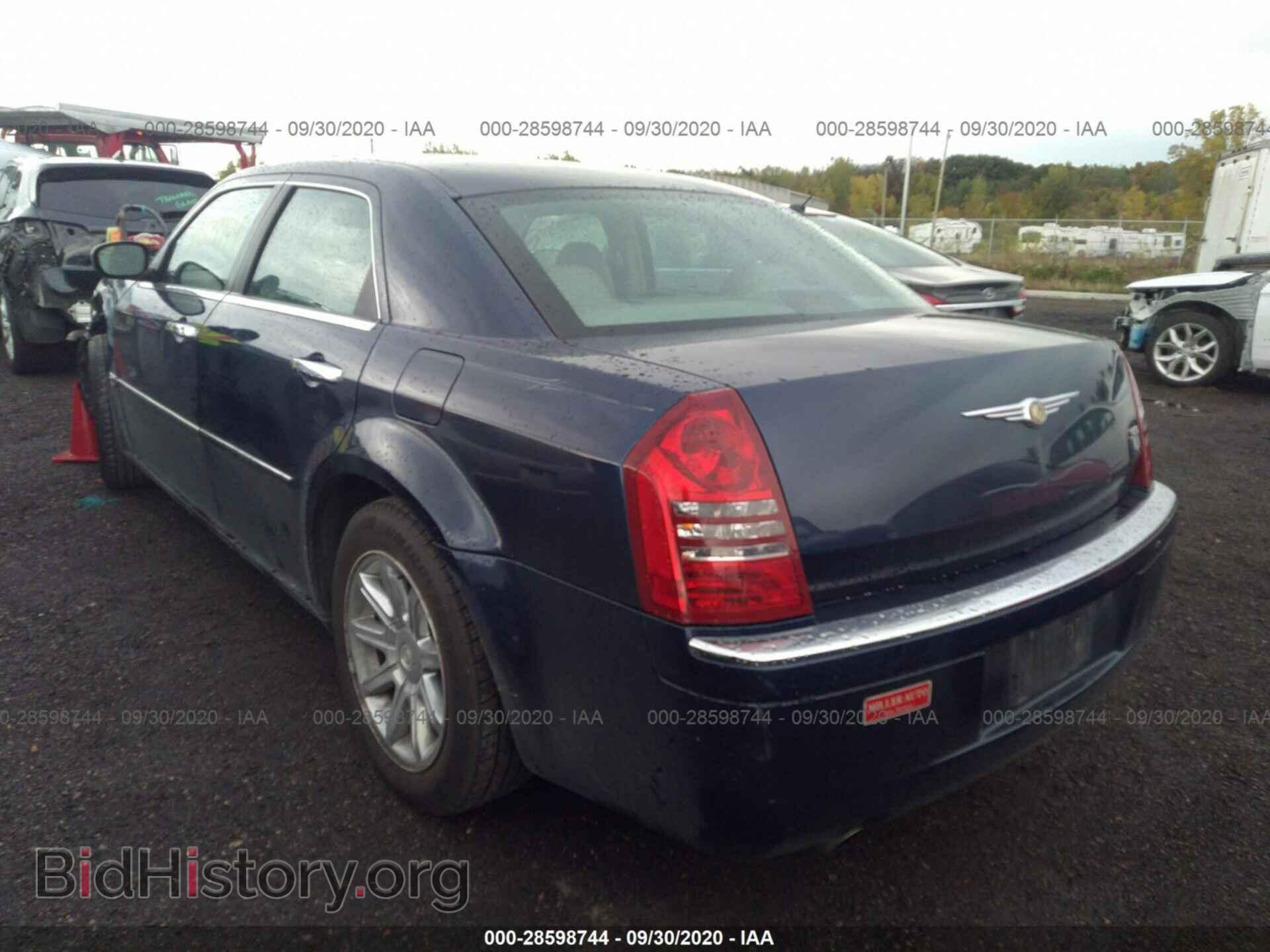 2006 CHRYSLER 300 - VIN: 2C3KA63H56H257237 - Фото 3