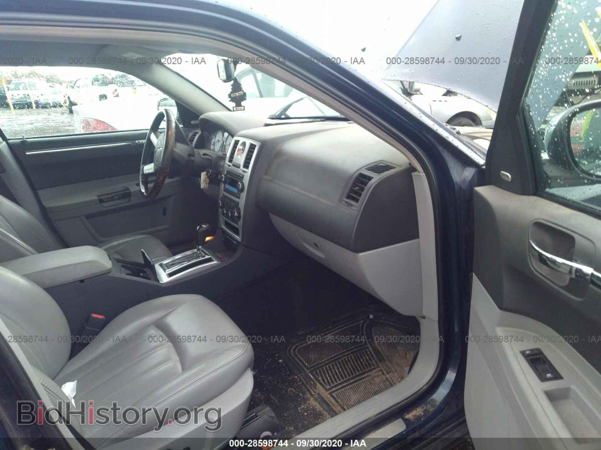 2006 CHRYSLER 300 - VIN: 2C3KA63H56H257237 - Фото 5