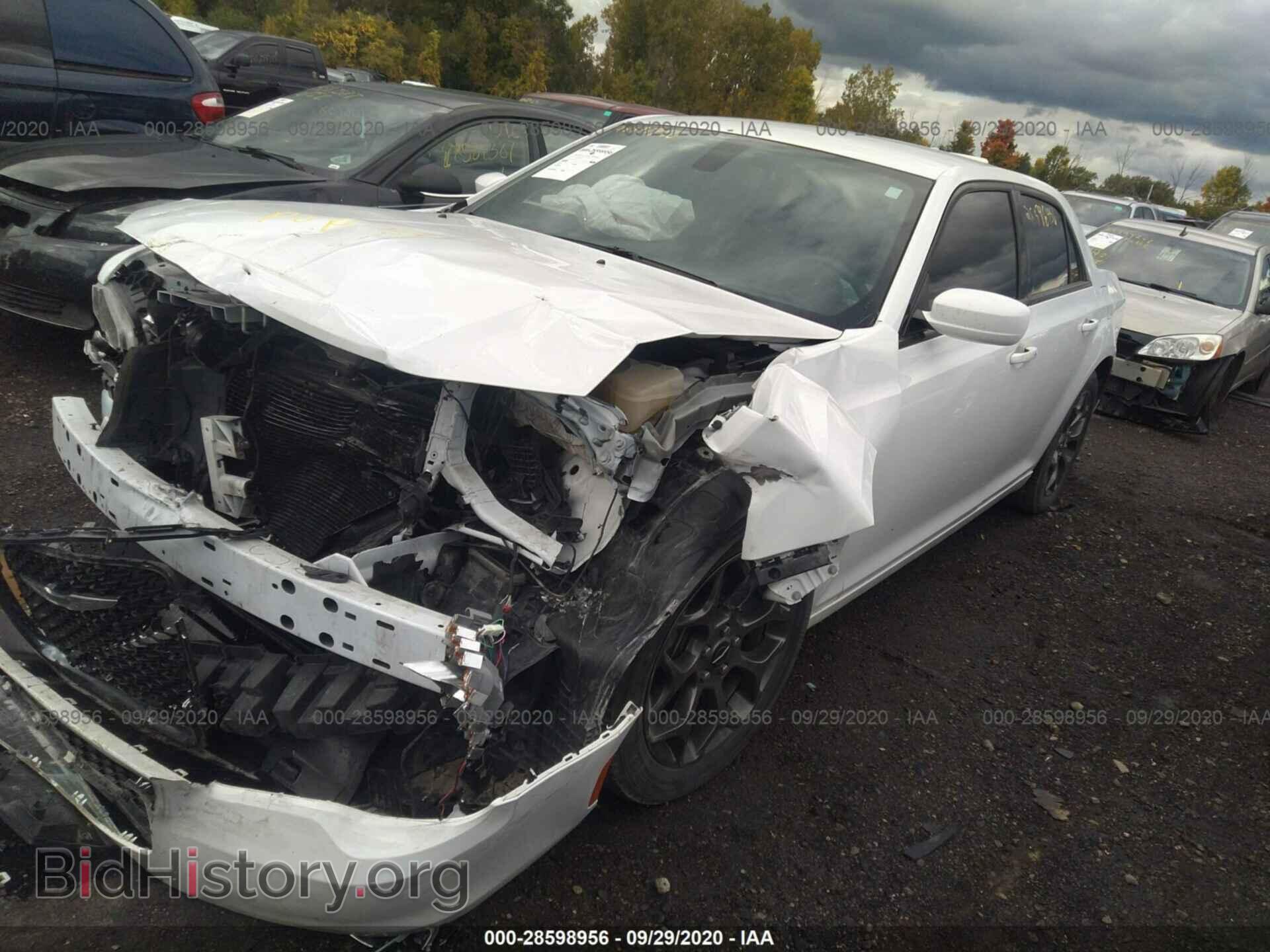 2017 CHRYSLER 300 - VIN: 2C3CCAGG6HH637631 - Фото 2