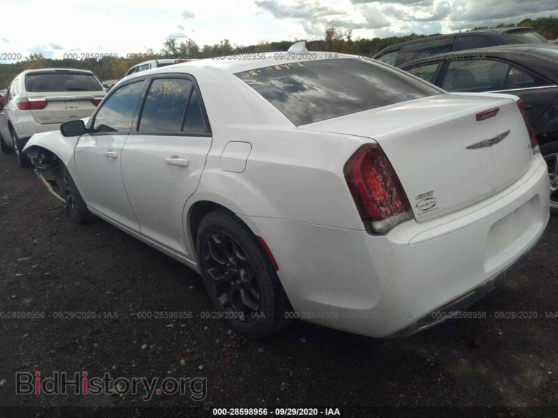 2017 Chrysler 300 (VIN 2C3CCAGG6HH637631) — фото 3 из 11