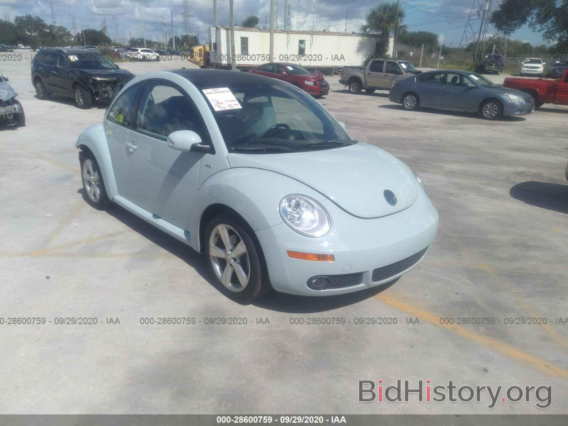 Photo 3VWPW3AG0AM036017 - VOLKSWAGEN NEW BEETLE COUPE 2010