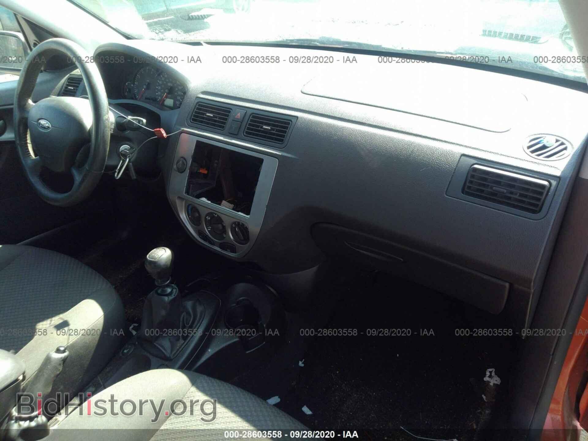 2005 FORD FOCUS - VIN: 3FAFP37N65R143430 - Фото 5