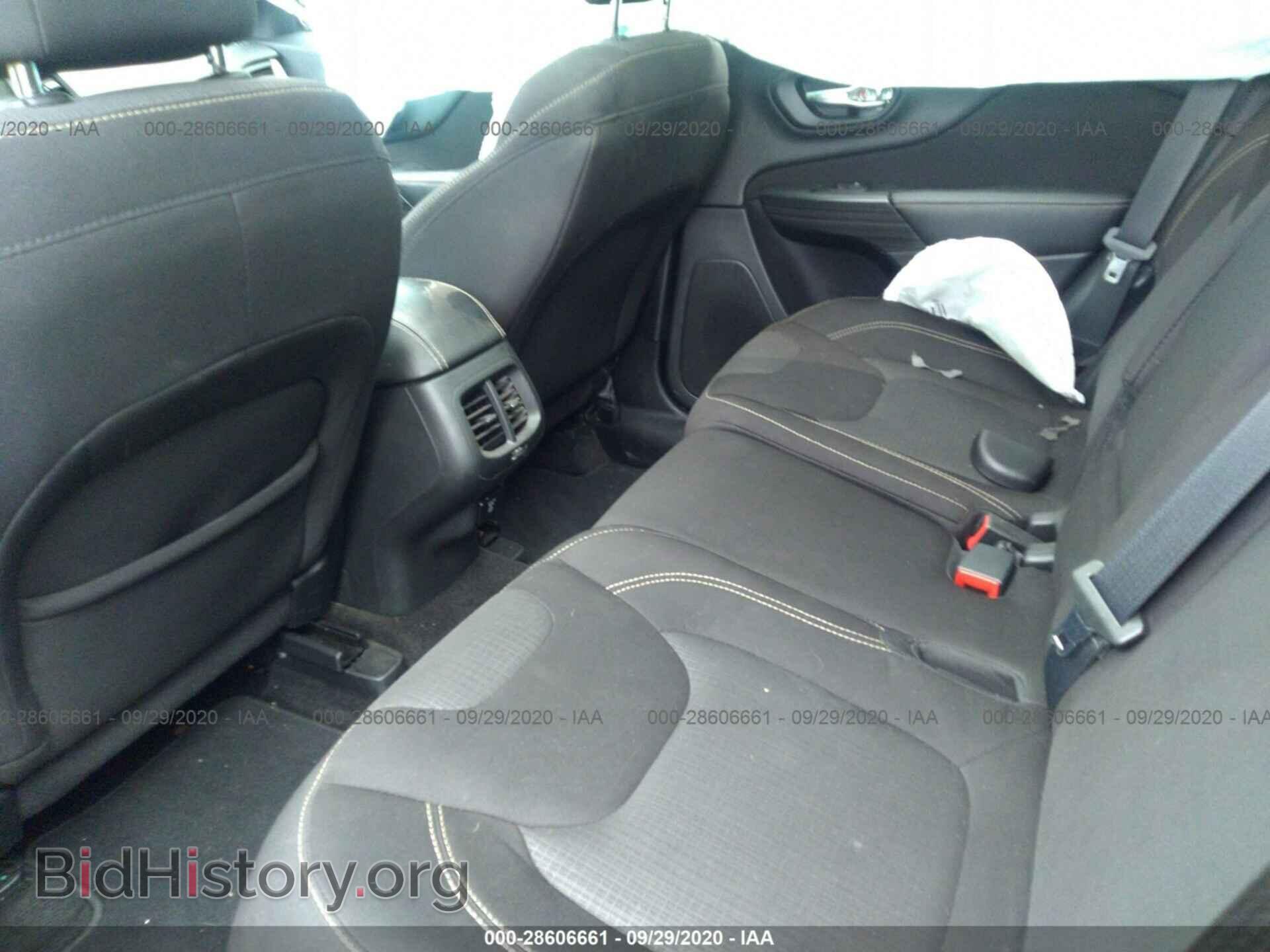 2016 JEEP CHEROKEE - VIN: 1C4PJMCS8GW105604 - Photo 8