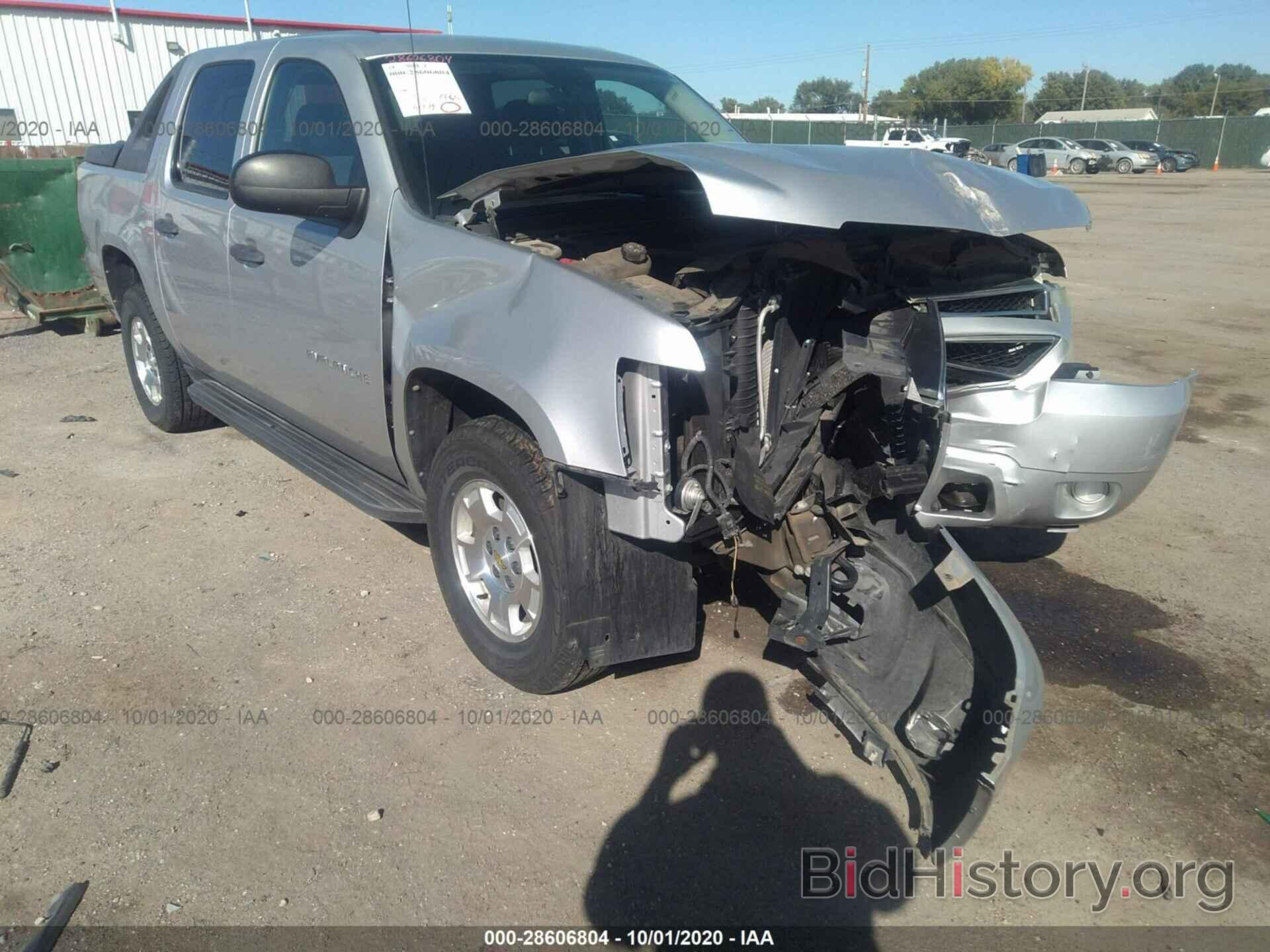 Photo 3GNVKEE01AG242371 - CHEVROLET AVALANCHE 2010