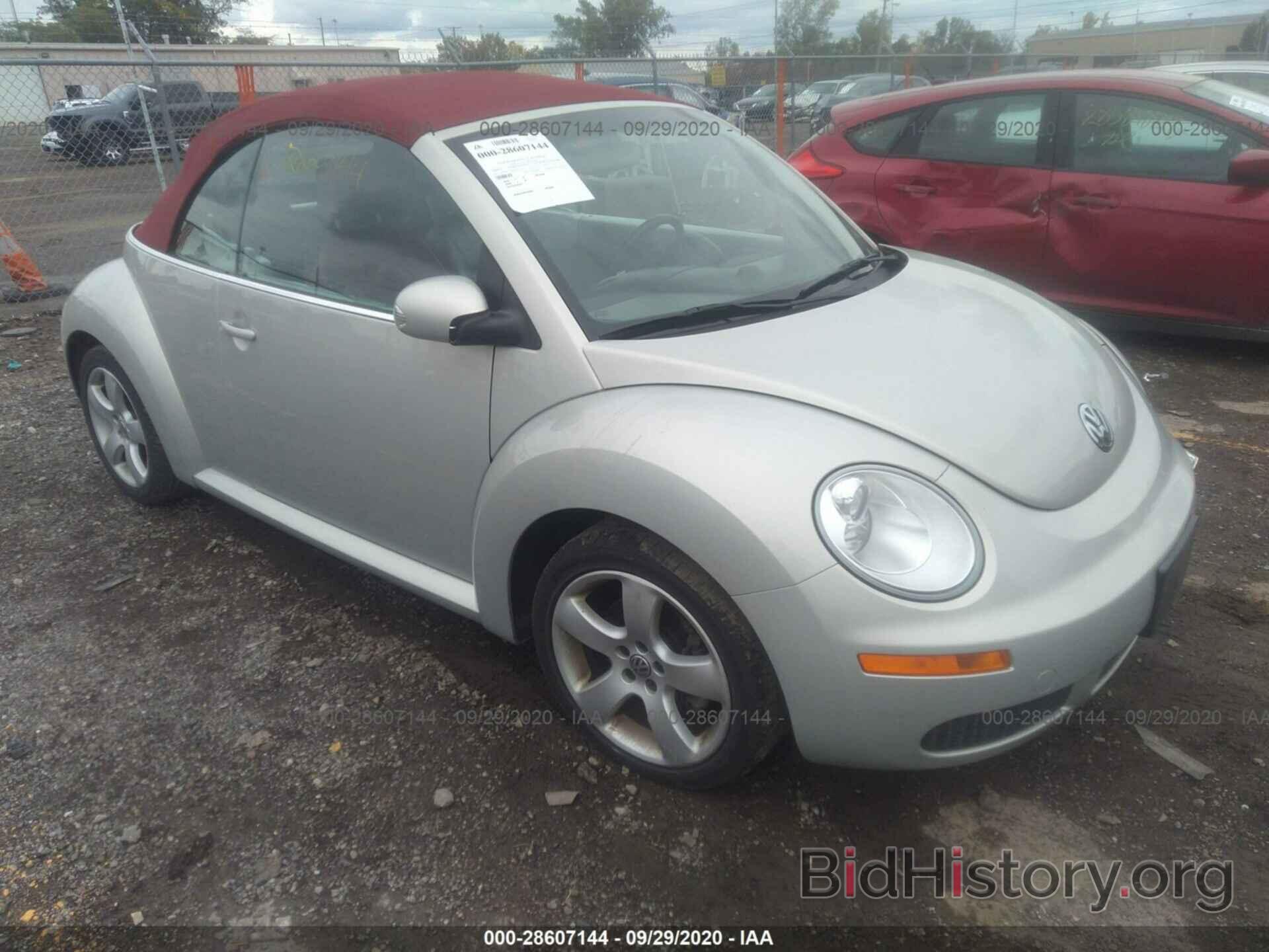 Photo 3VWSF31Y39M411025 - VOLKSWAGEN NEW BEETLE CONVERTIBLE 2009