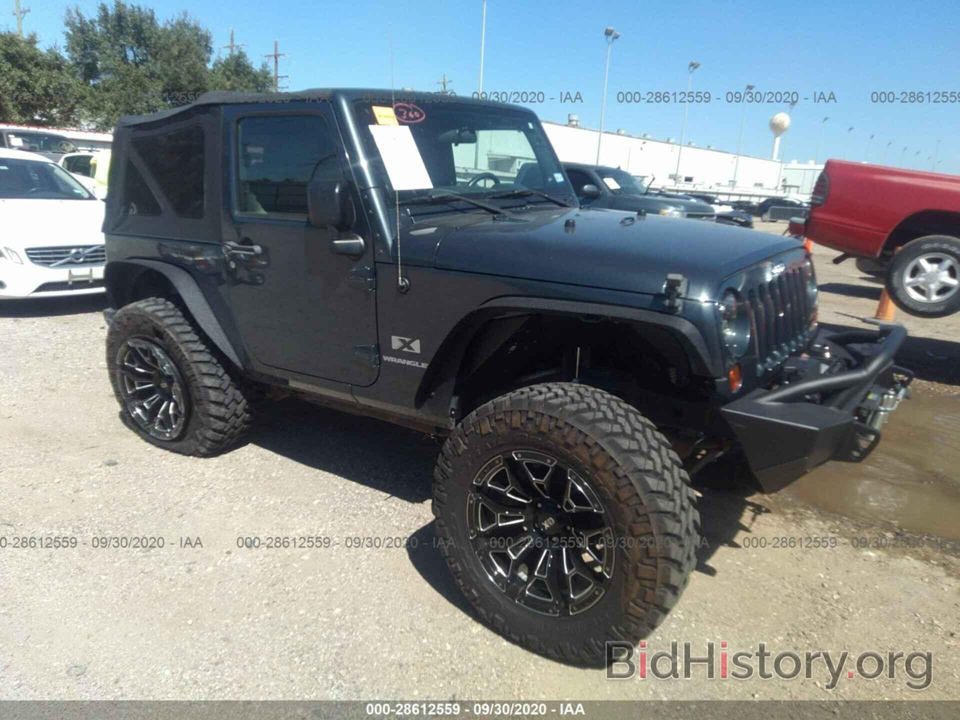 Photo 1J4FA24128L632671 - JEEP WRANGLER 2008