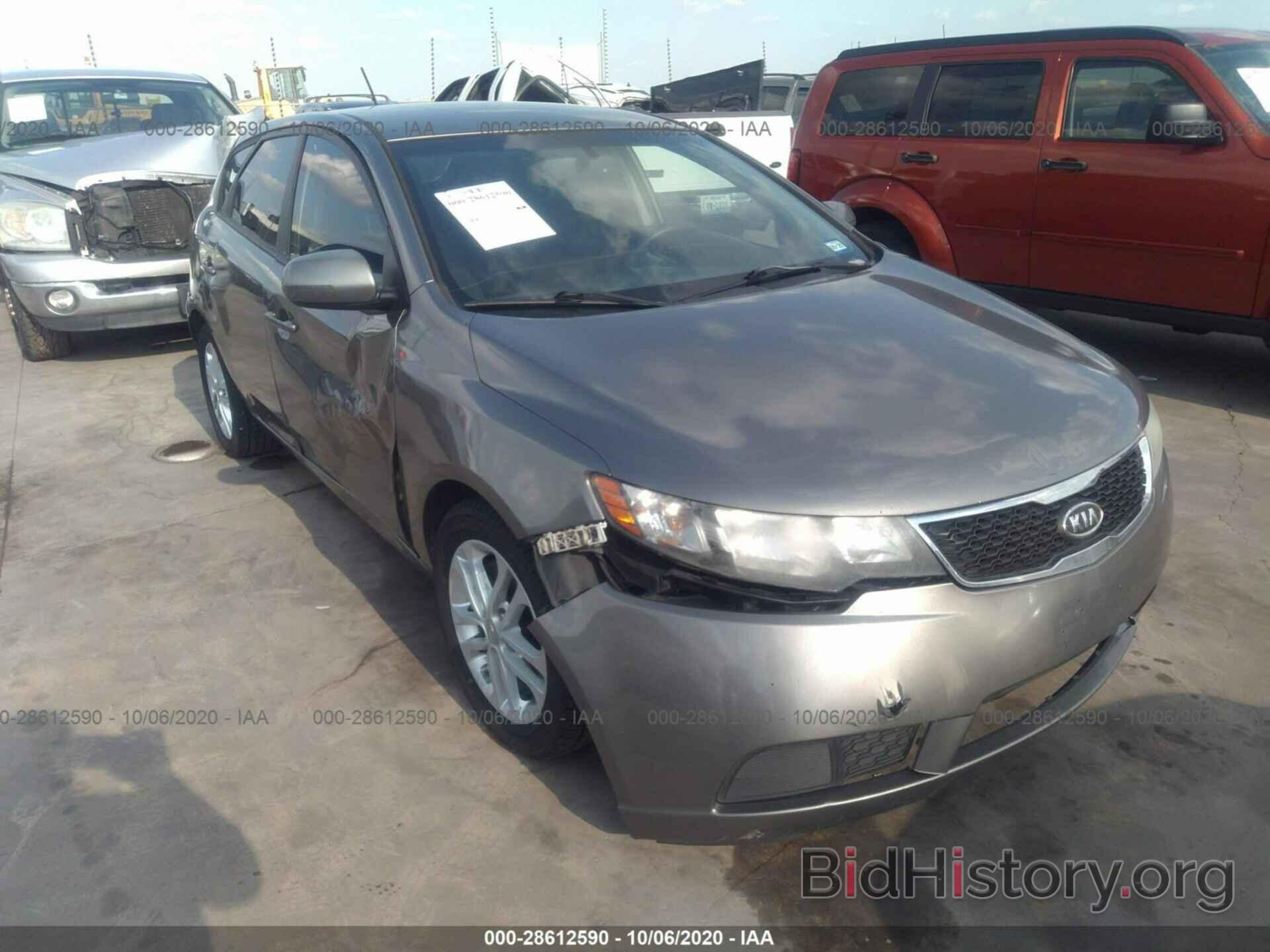 Фотография KNAFU5A25B5383500 - KIA FORTE 5-DOOR 2011