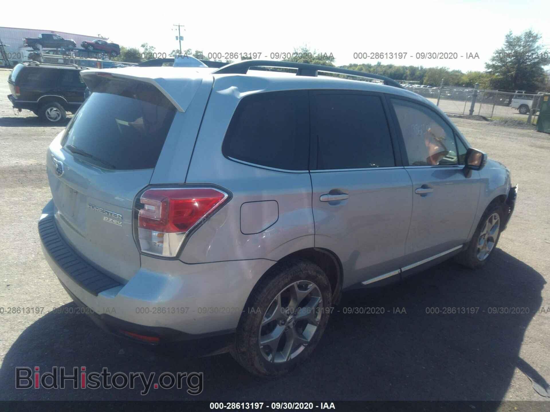 2017 SUBARU FORESTER - VIN: JF2SJATC6HH472199 - Фото 4