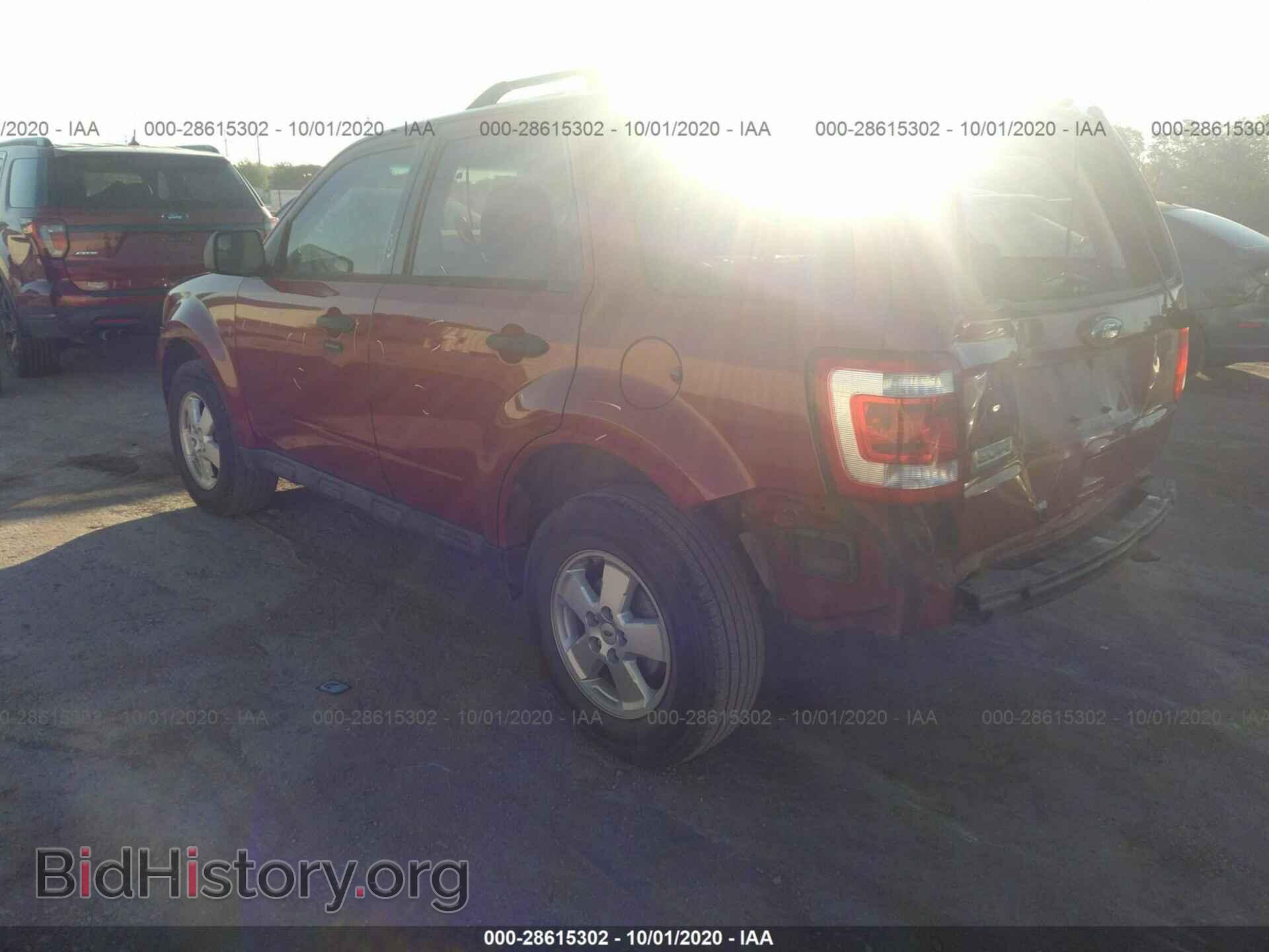 2011 FORD ESCAPE - VIN: 1FMCU0D73BKA45235 - Фото 3