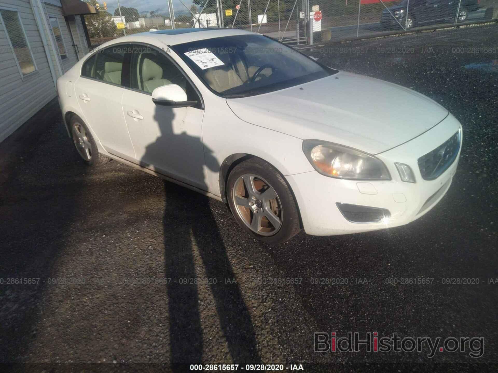 Photo YV1622FS2C2051057 - VOLVO S60 2012