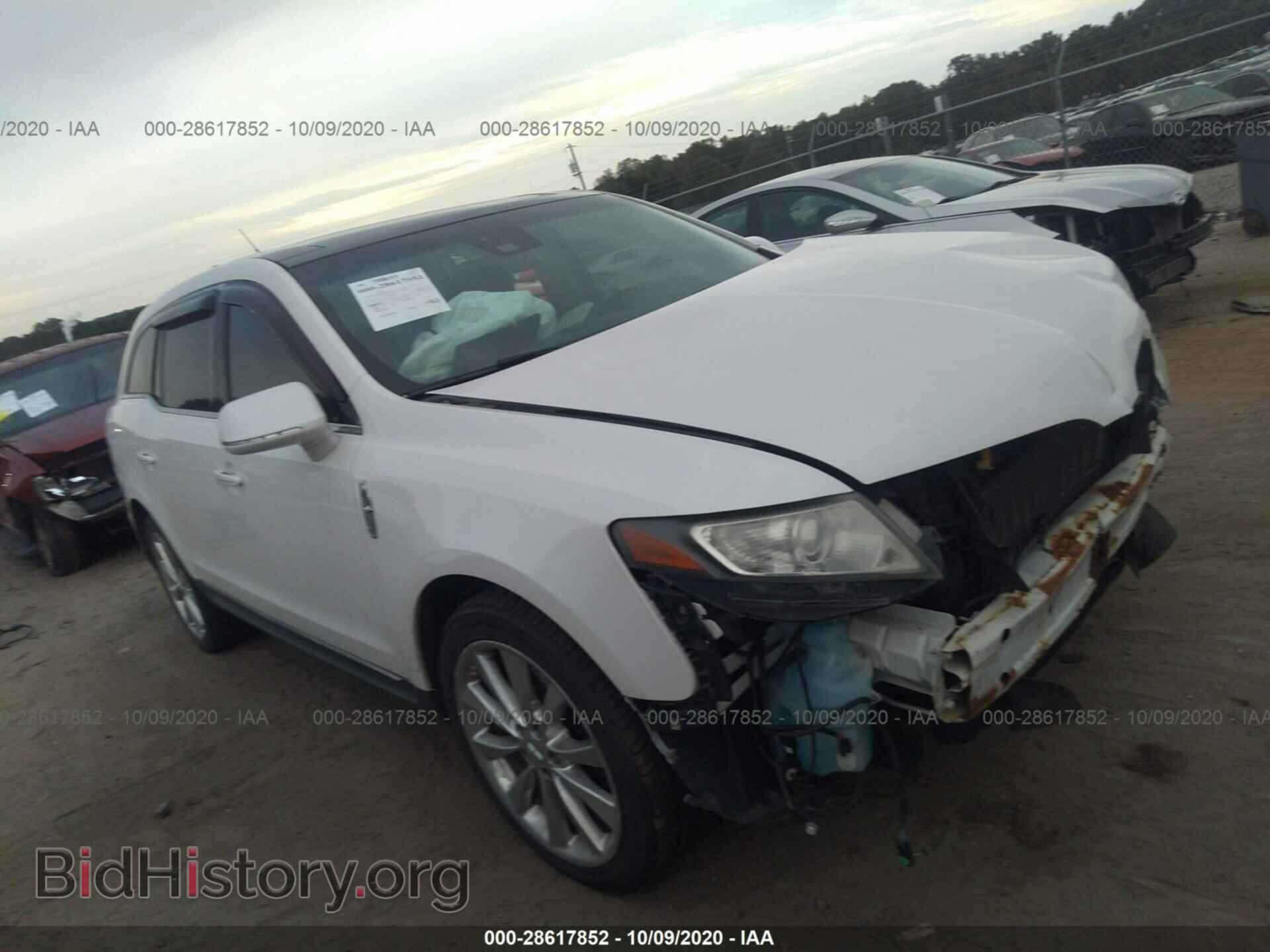 Photo 2LMHJ5AT5CBL53956 - LINCOLN MKT 2012