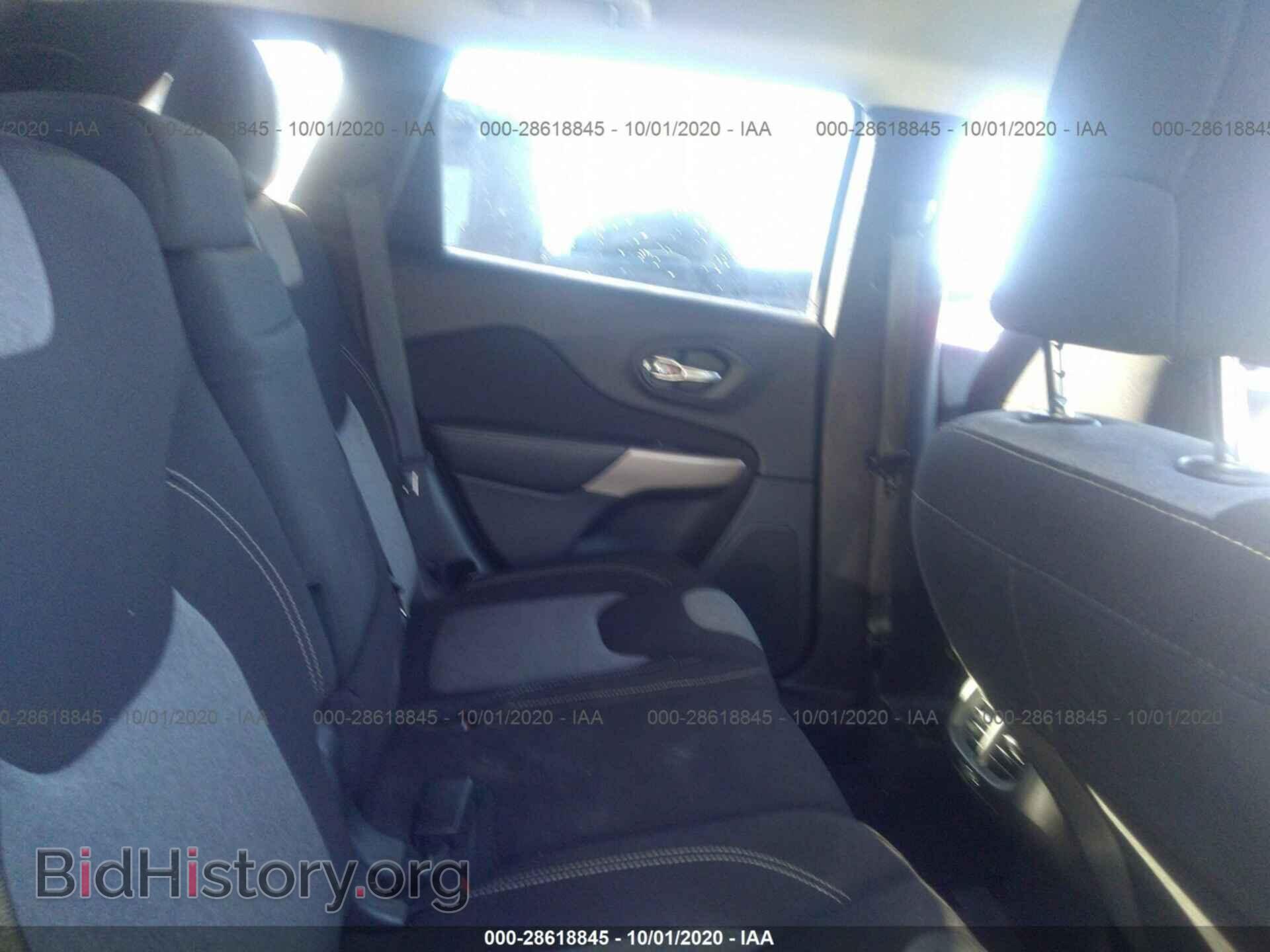 2018 JEEP CHEROKEE - VIN: 1C4PJLCB0JD595534 - Фото 8