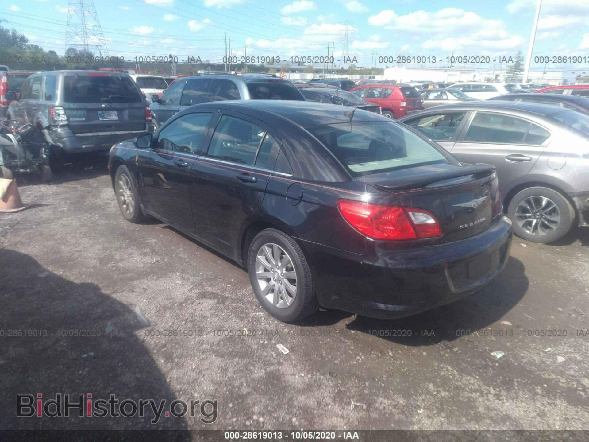 2010 CHRYSLER SEBRING - VIN: 1C3CC5FB3AN133628 - Фото 3