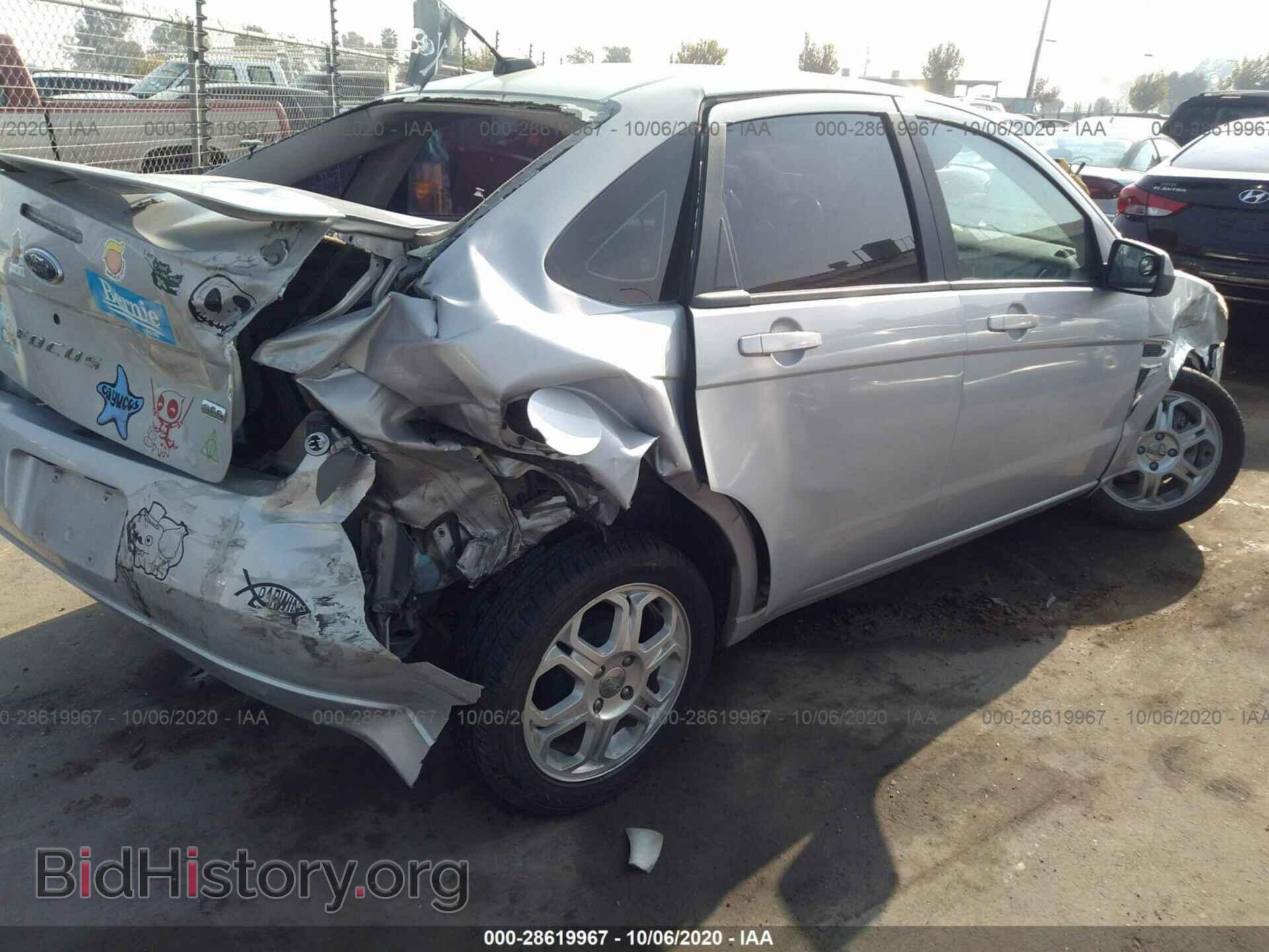 2008 FORD FOCUS - VIN: 1FAHP35N78W181598 - Photo 4