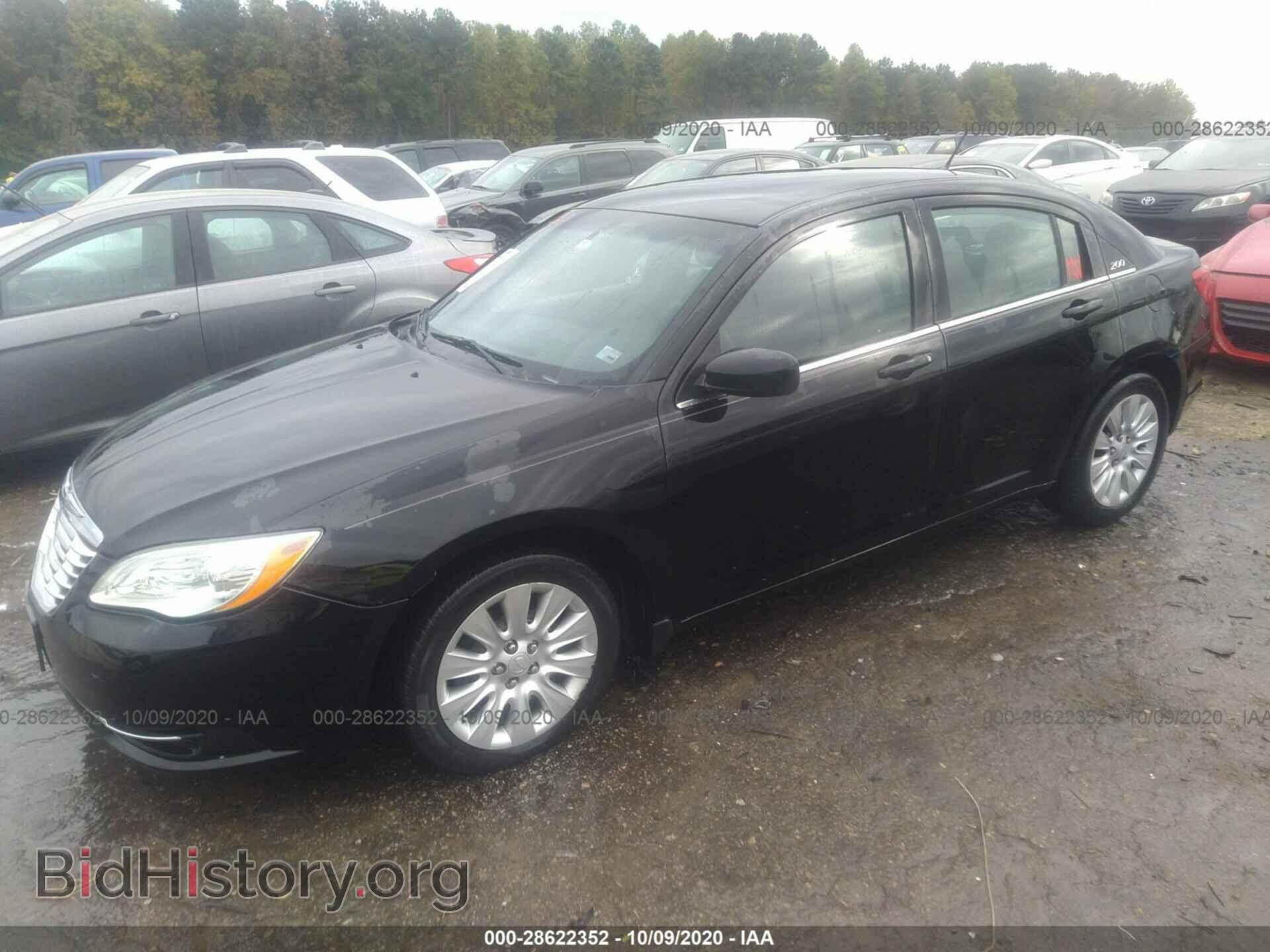 2014 CHRYSLER 200 - VIN: 1C3CCBAB2EN175977 - Photo 2