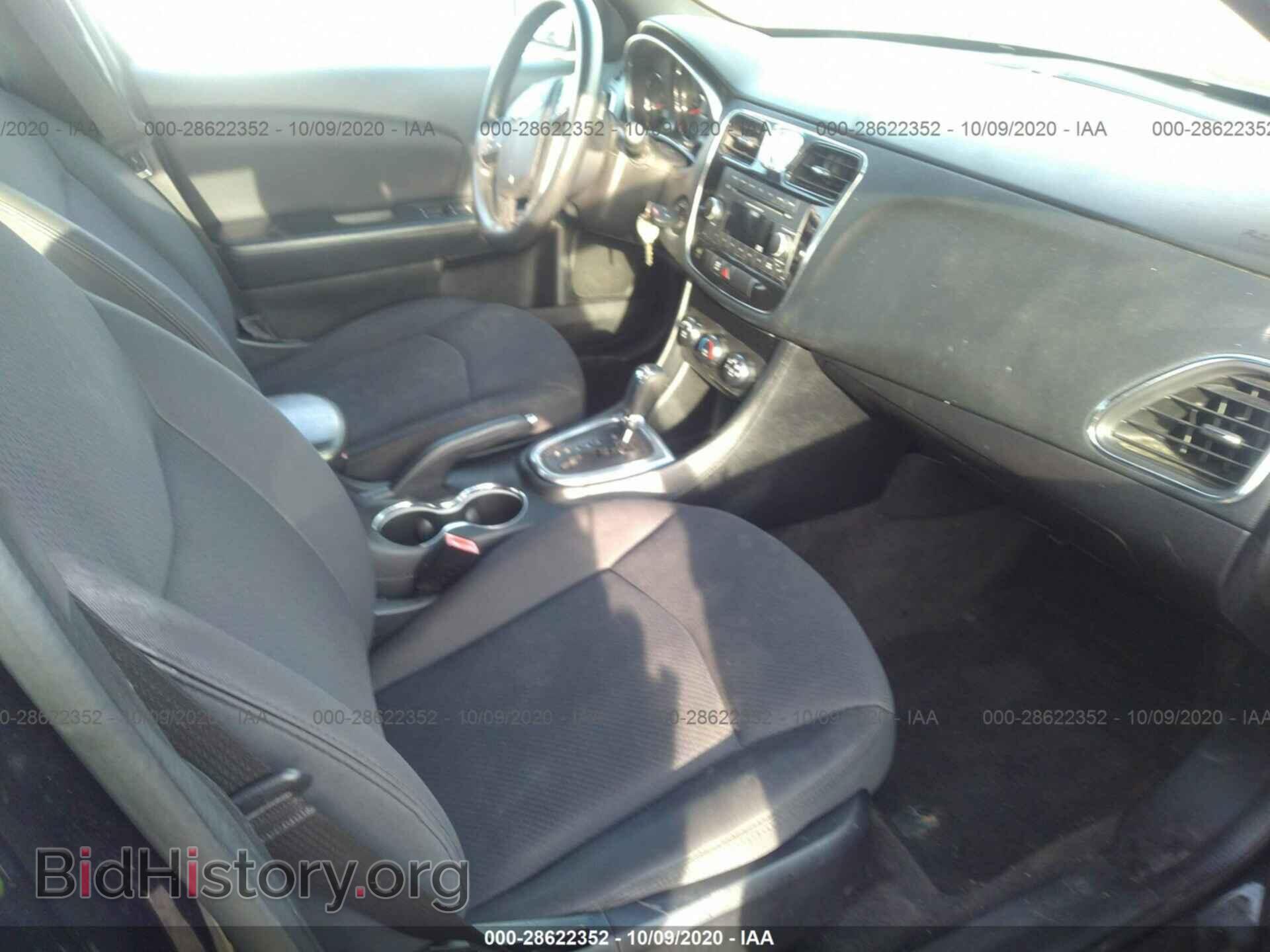 2014 CHRYSLER 200 - VIN: 1C3CCBAB2EN175977 - Photo 5
