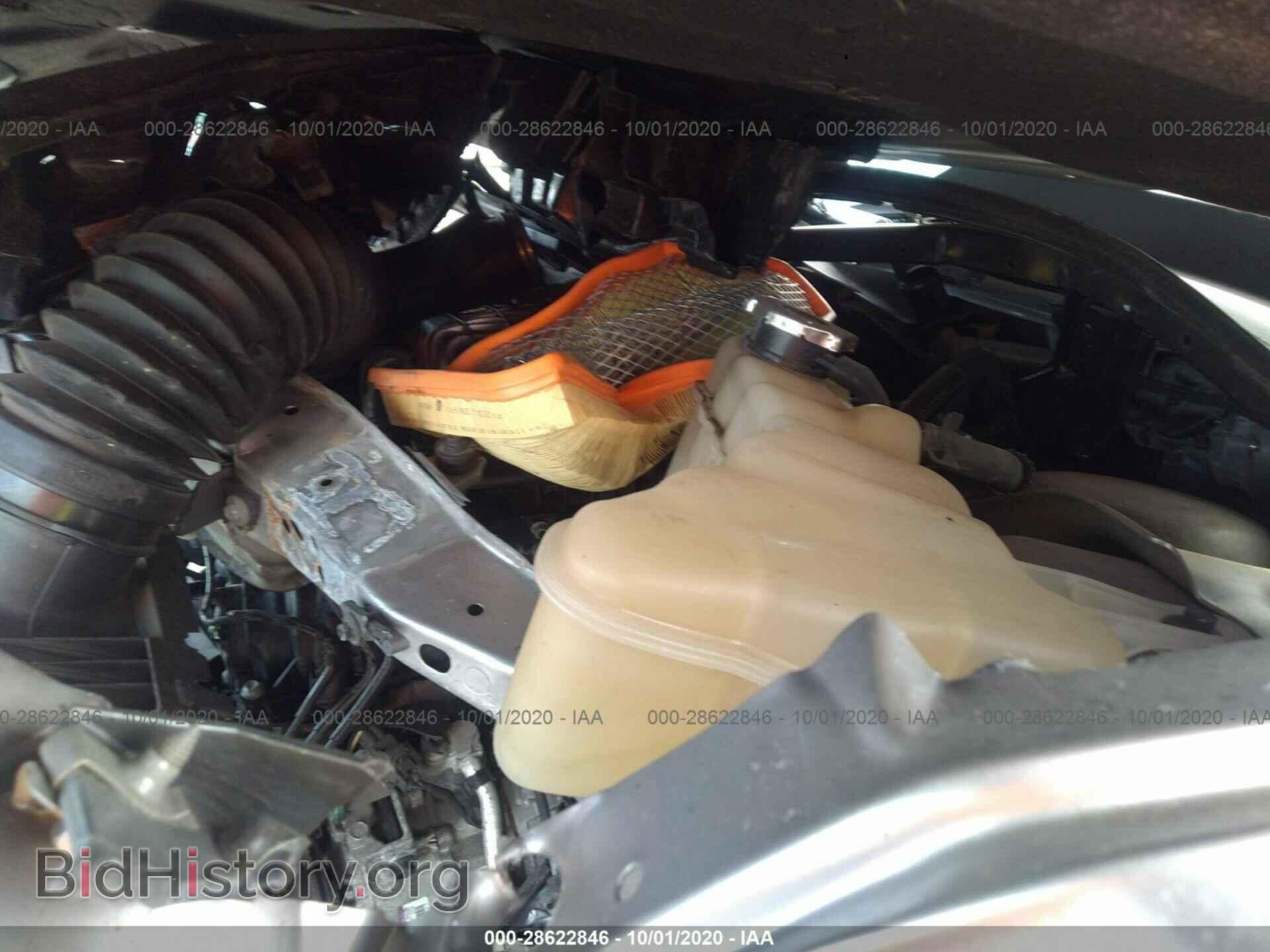 2016 CHRYSLER 300 - VIN: 2C3CCAGG9GH244415 - Фото 10