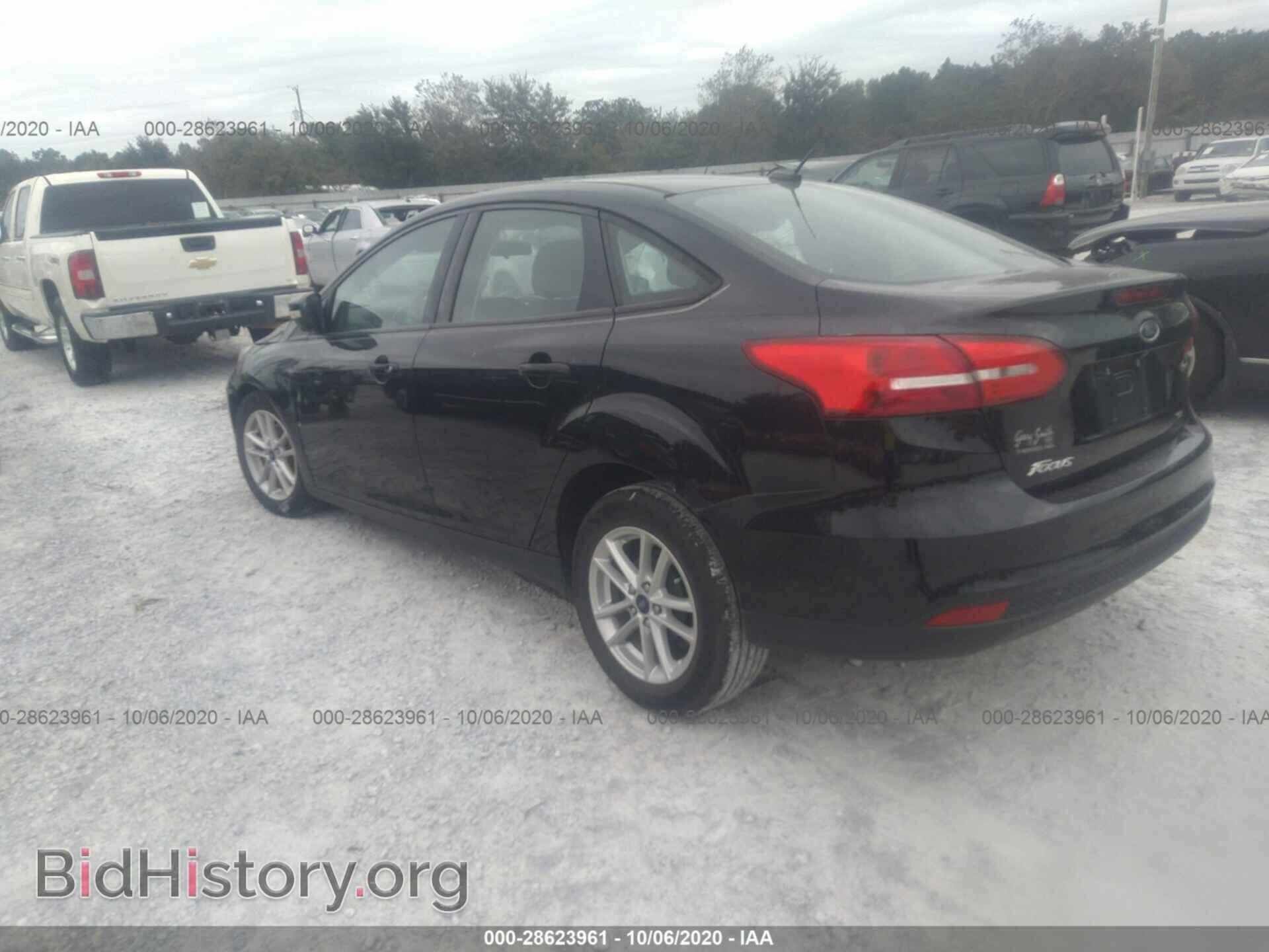 2017 FORD FOCUS - VIN: 1FADP3F2XHL327514 - Фото 3