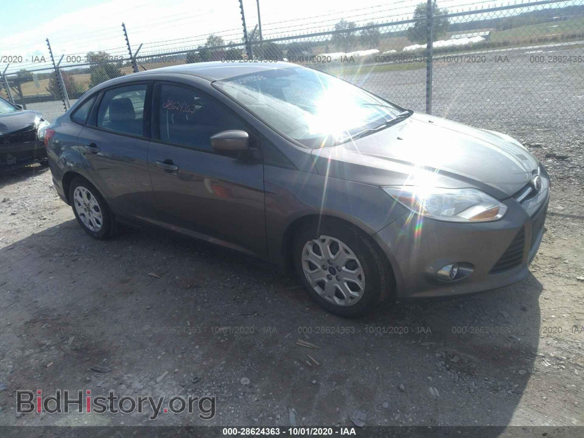 Photo 1FAHP3F25CL360074 - FORD FOCUS 2012