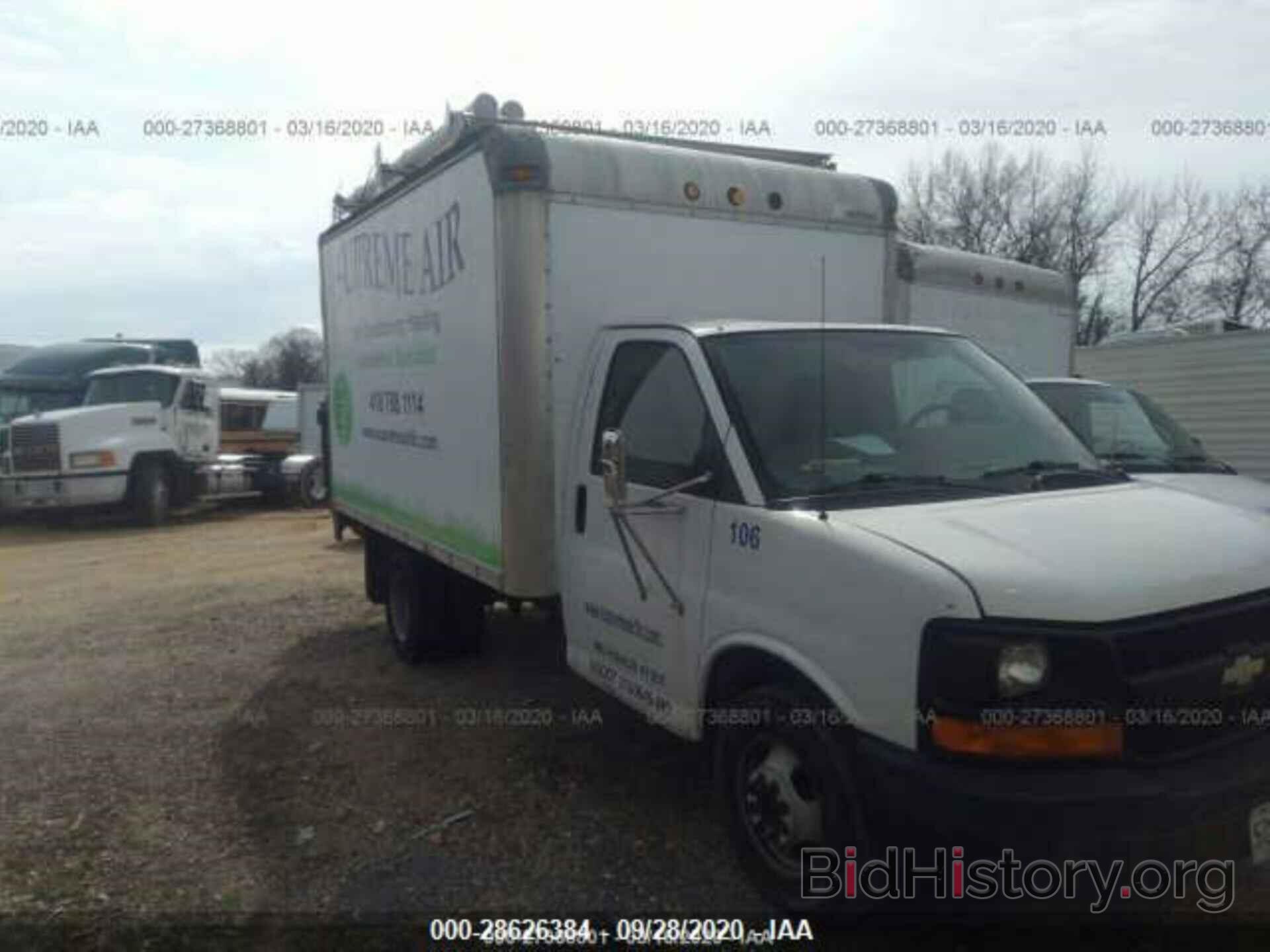 Photo 1GBHG31U261120519 - CHEVROLET EXPRESS COMMERCIAL 2006
