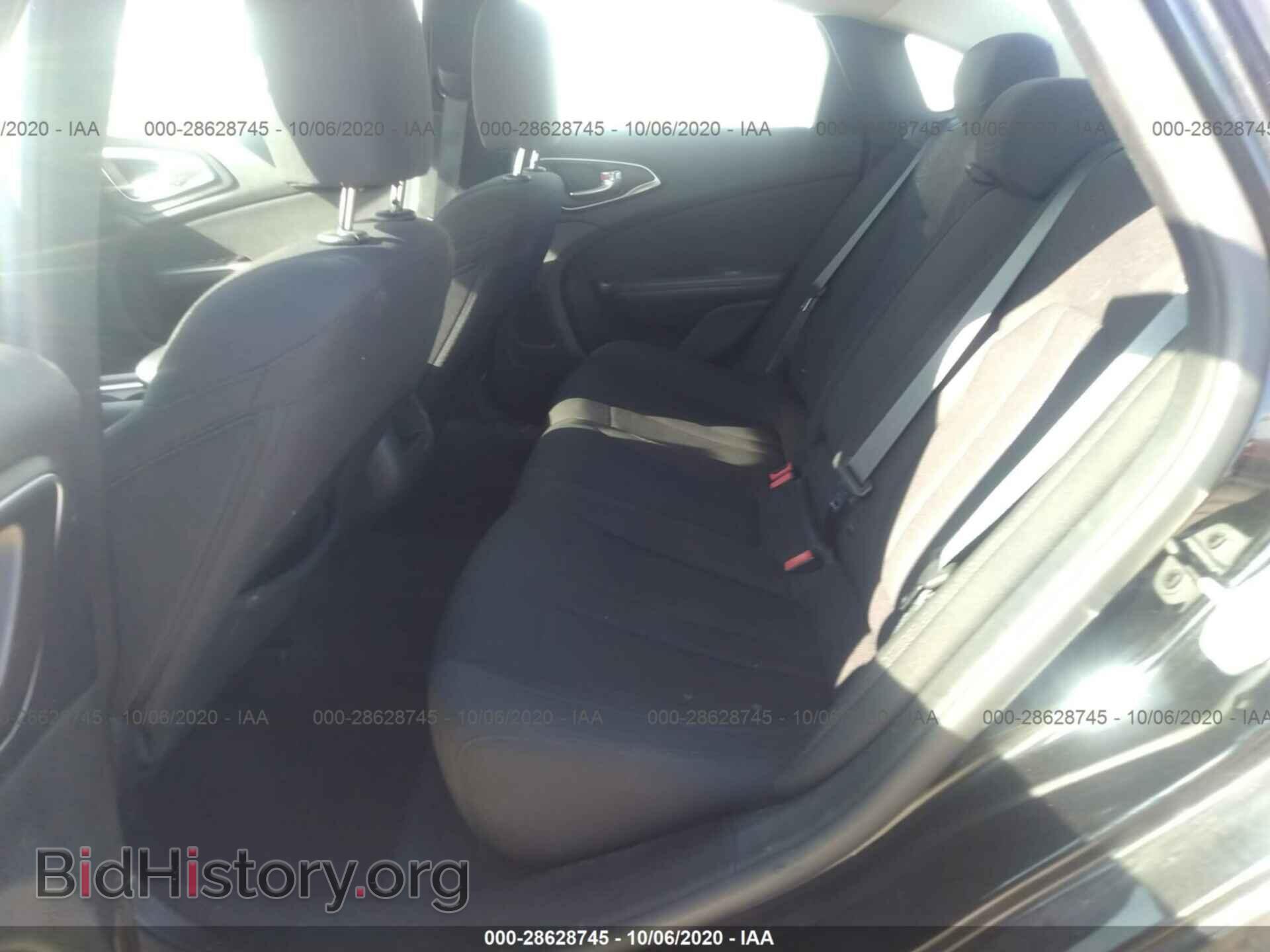 2015 CHRYSLER 200 - VIN: 1C3CCCAB0FN596622 - Фото 8