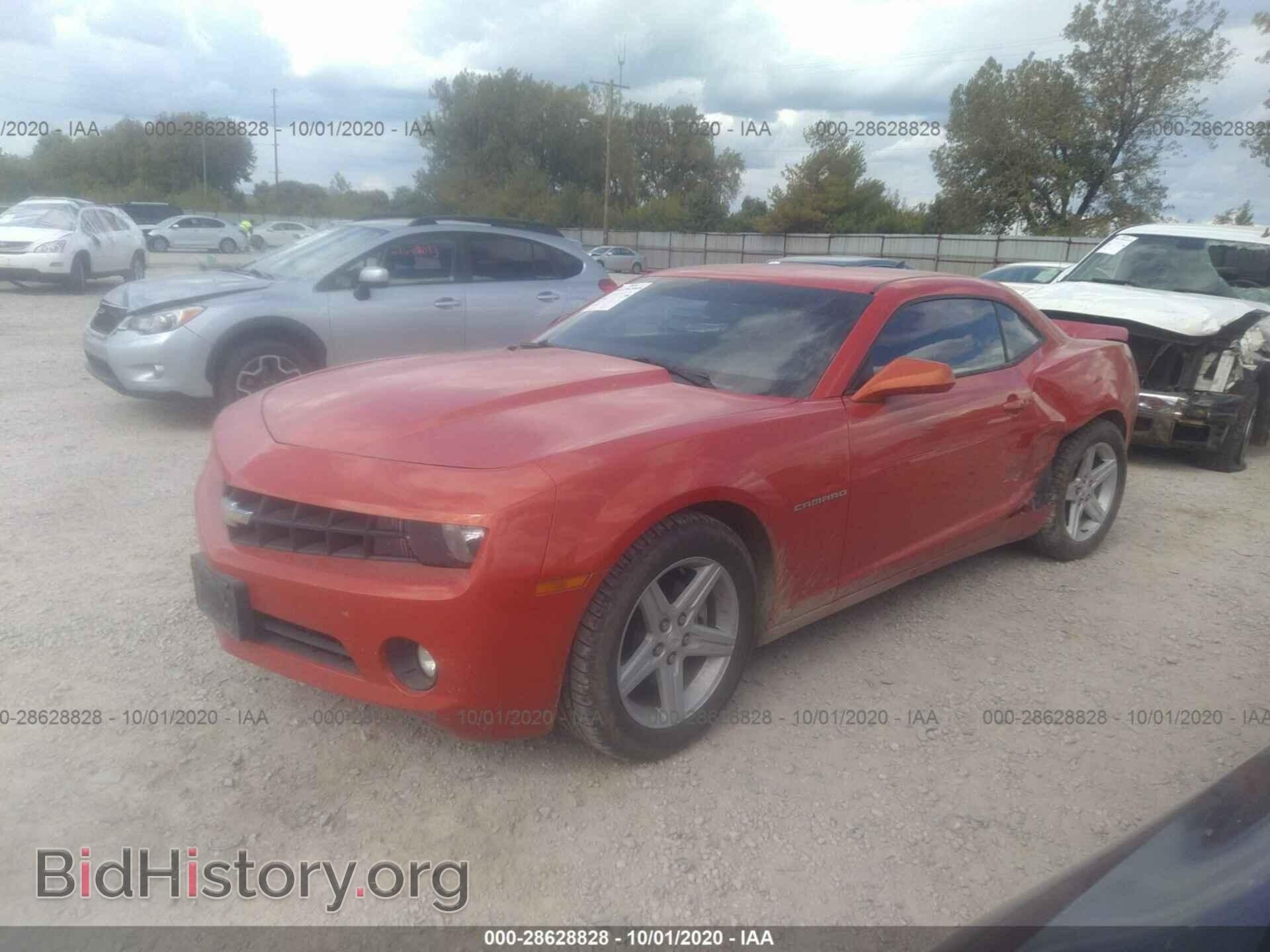 2010 CHEVROLET CAMARO - VIN: 2G1FB1EV8A9136830 - Фото 2