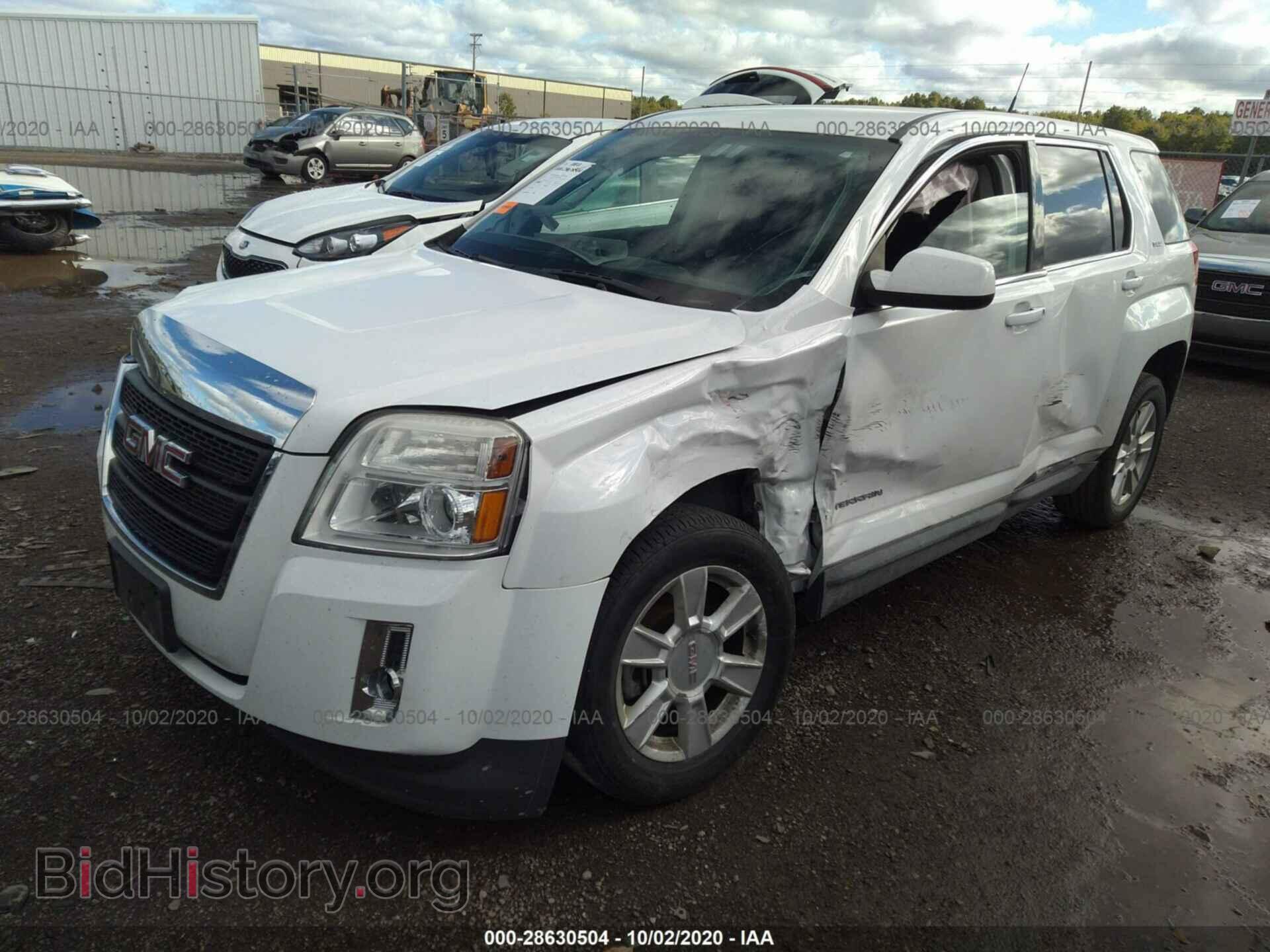 2011 GMC TERRAIN - VIN: 2CTALMEC0B6455290 - Photo 2