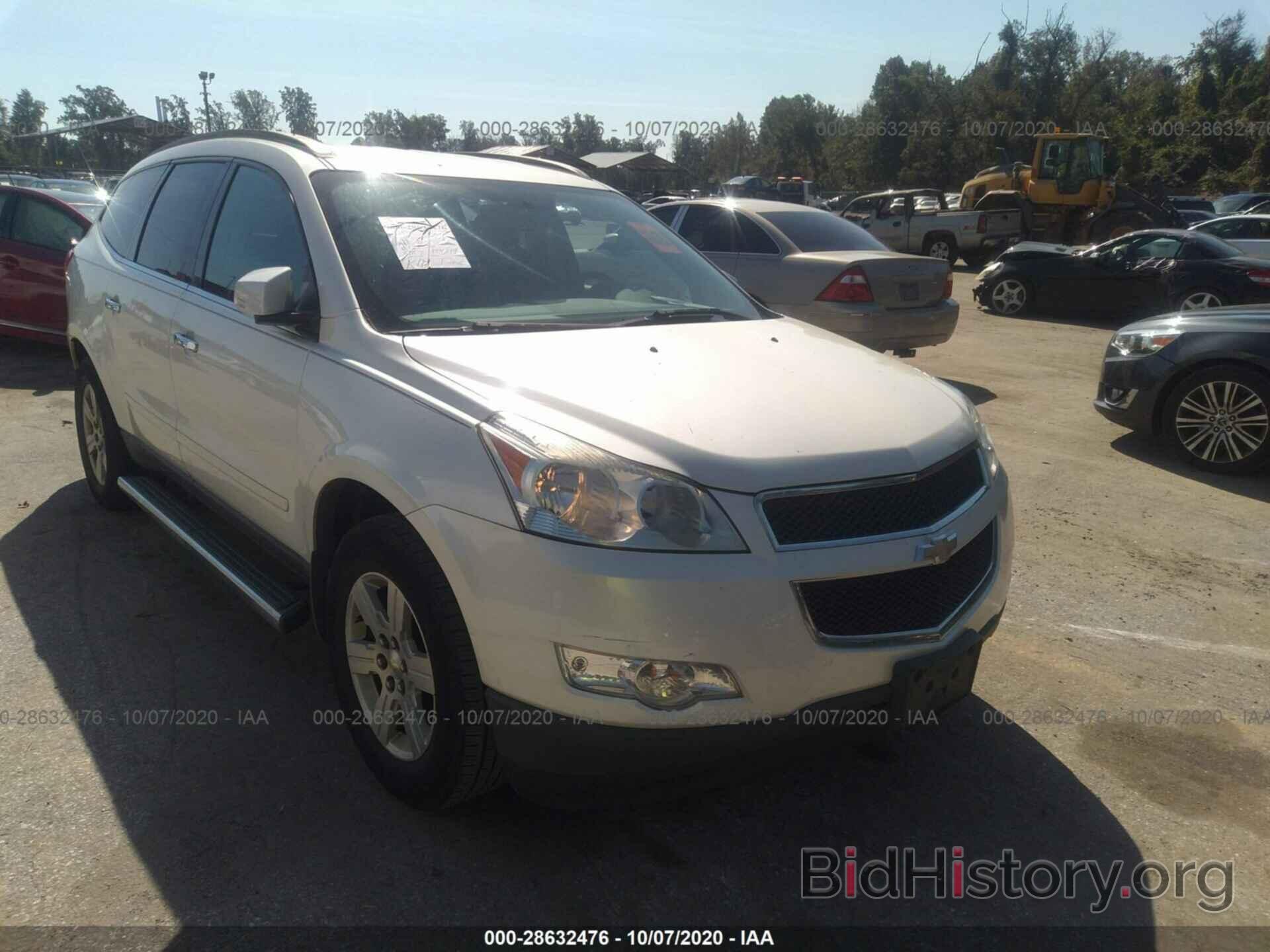 Photo 1GNKVGED1BJ322391 - CHEVROLET TRAVERSE 2011