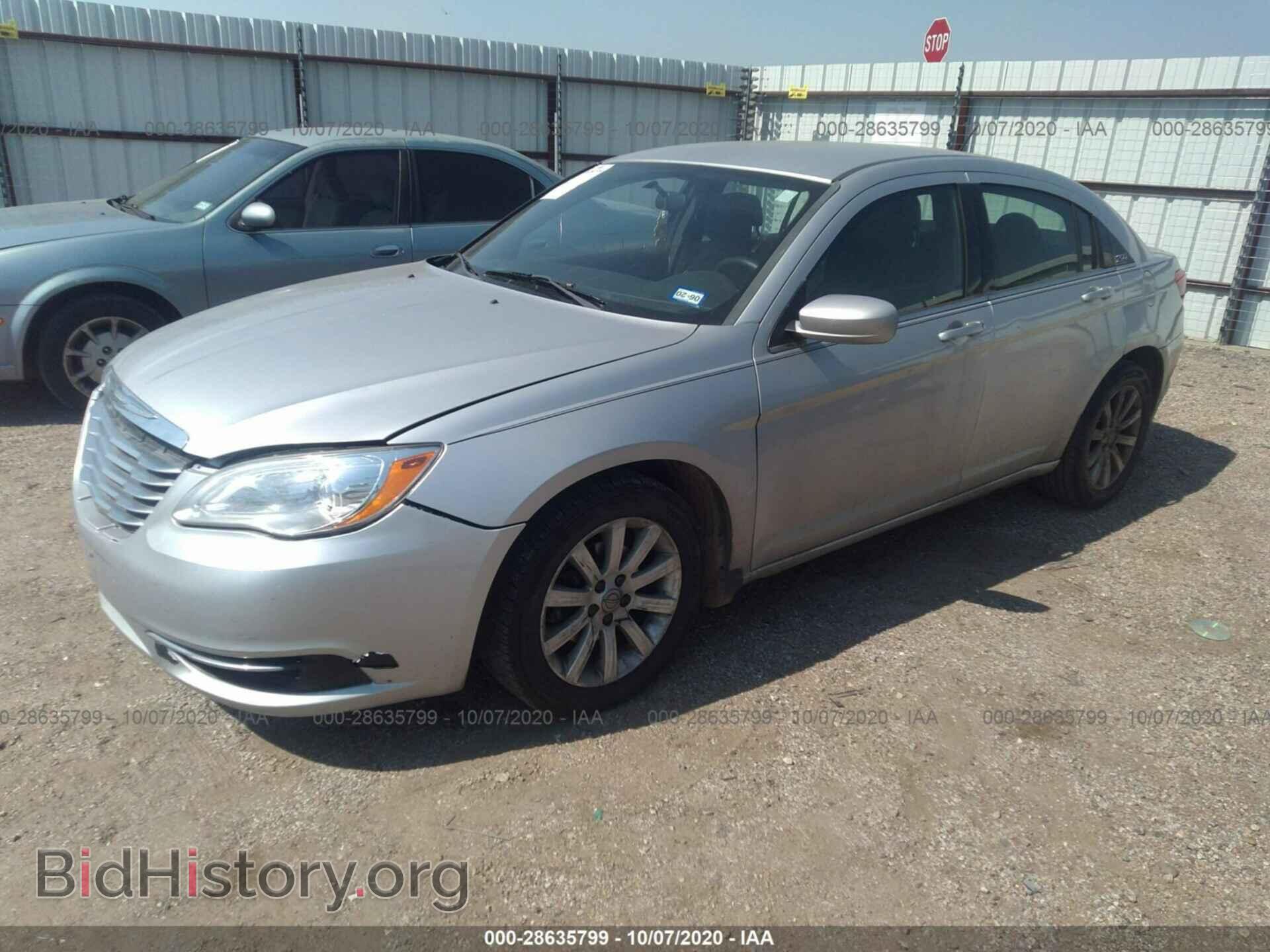 2012 CHRYSLER 200 - VIN: 1C3CCBAB6CN282513 - Фото 2