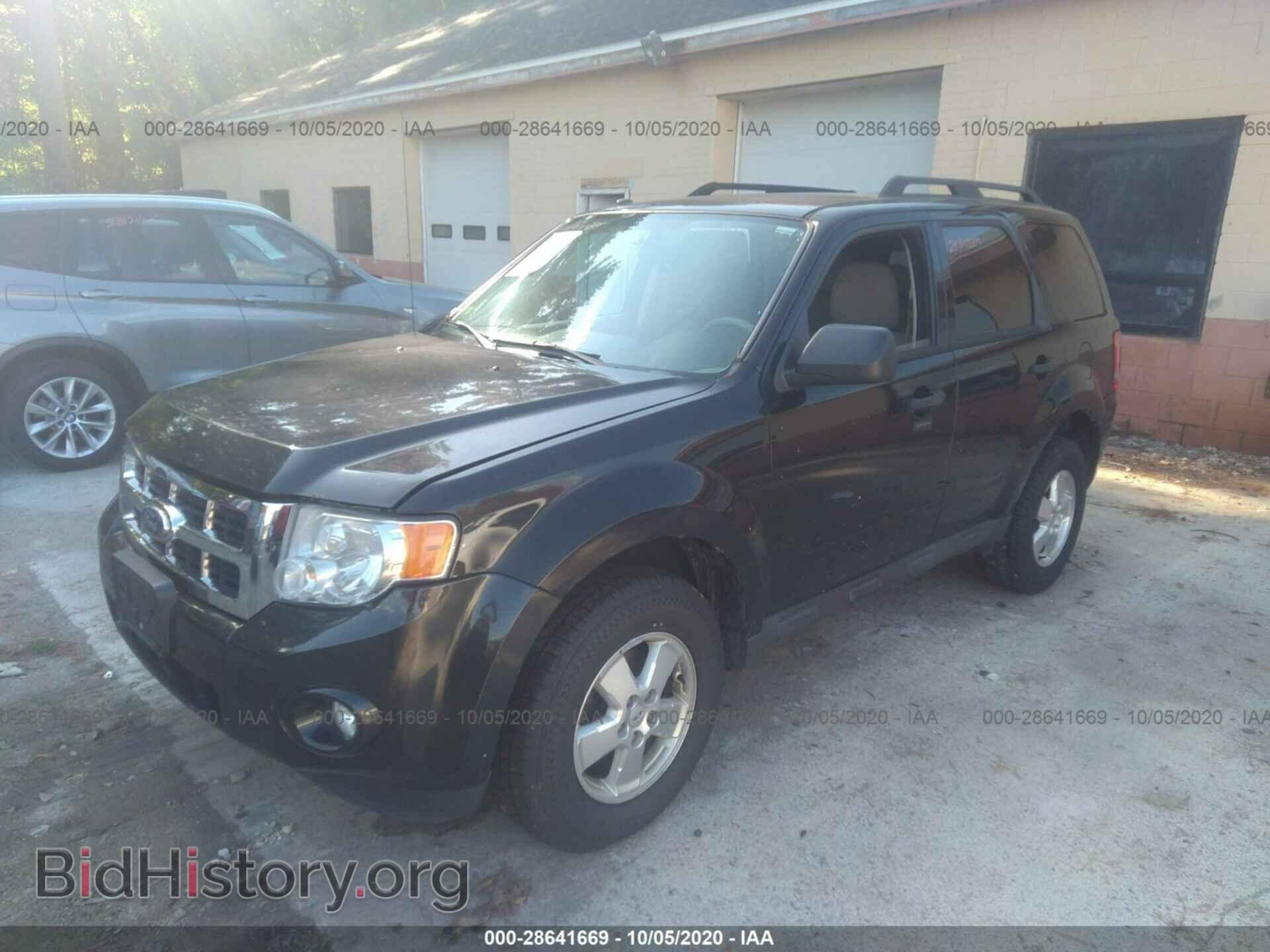 2011 FORD ESCAPE - VIN: 1FMCU0D79BKB35358 - Photo 2