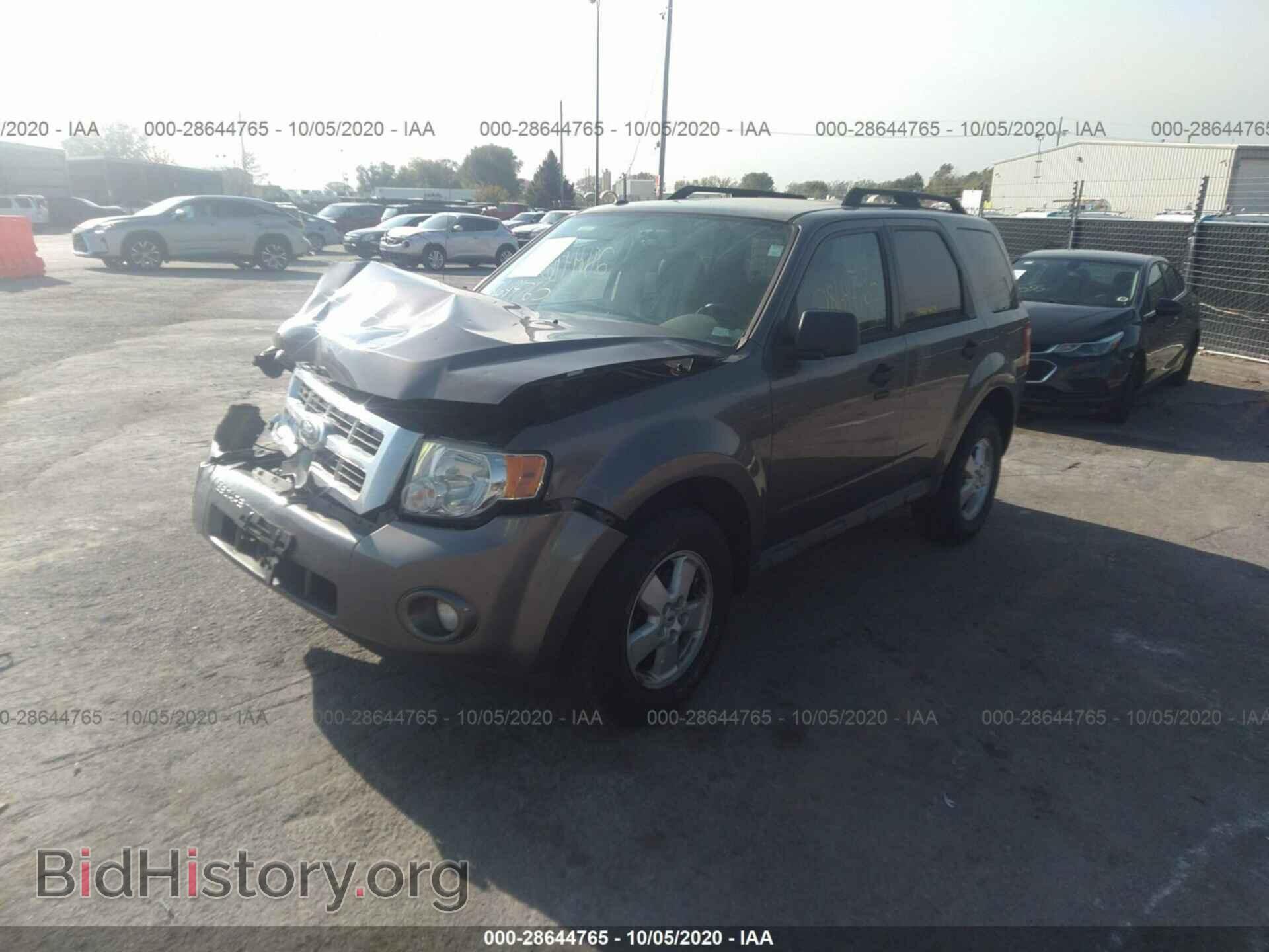 2009 FORD ESCAPE - VIN: 1FMCU93G29KB77614 - Фото 2