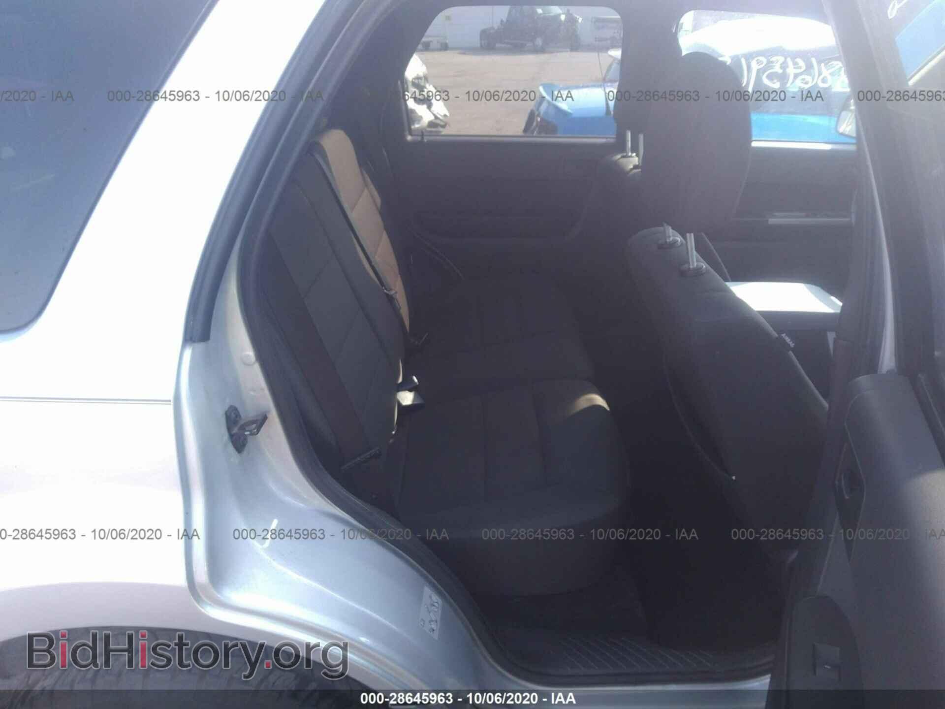 2012 FORD ESCAPE - VIN: 1FMCU0D77CKC15582 - Photo 8