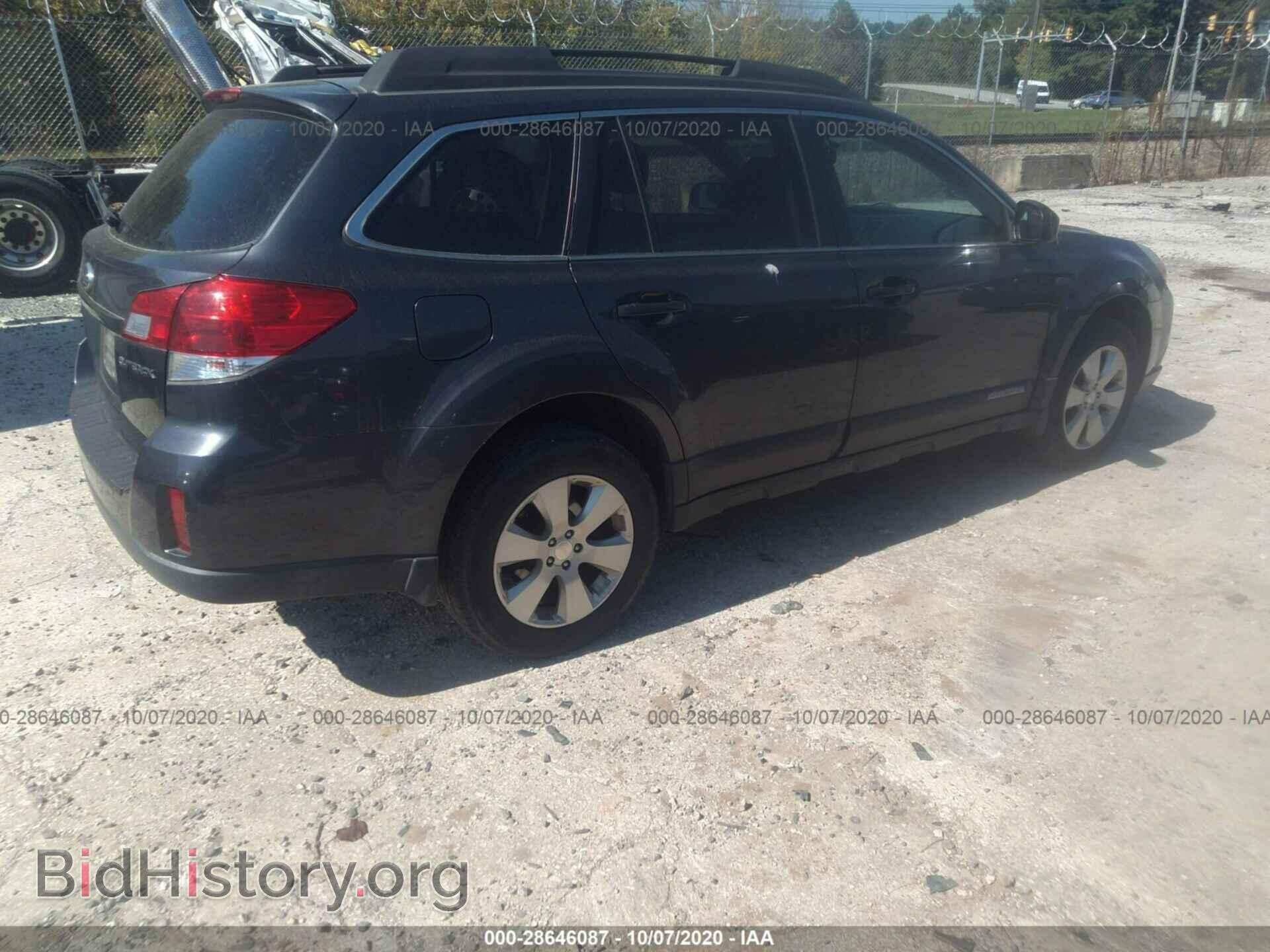 2011 SUBARU OUTBACK - VIN: 4S4BRCCC0B3368164 - Photo 4