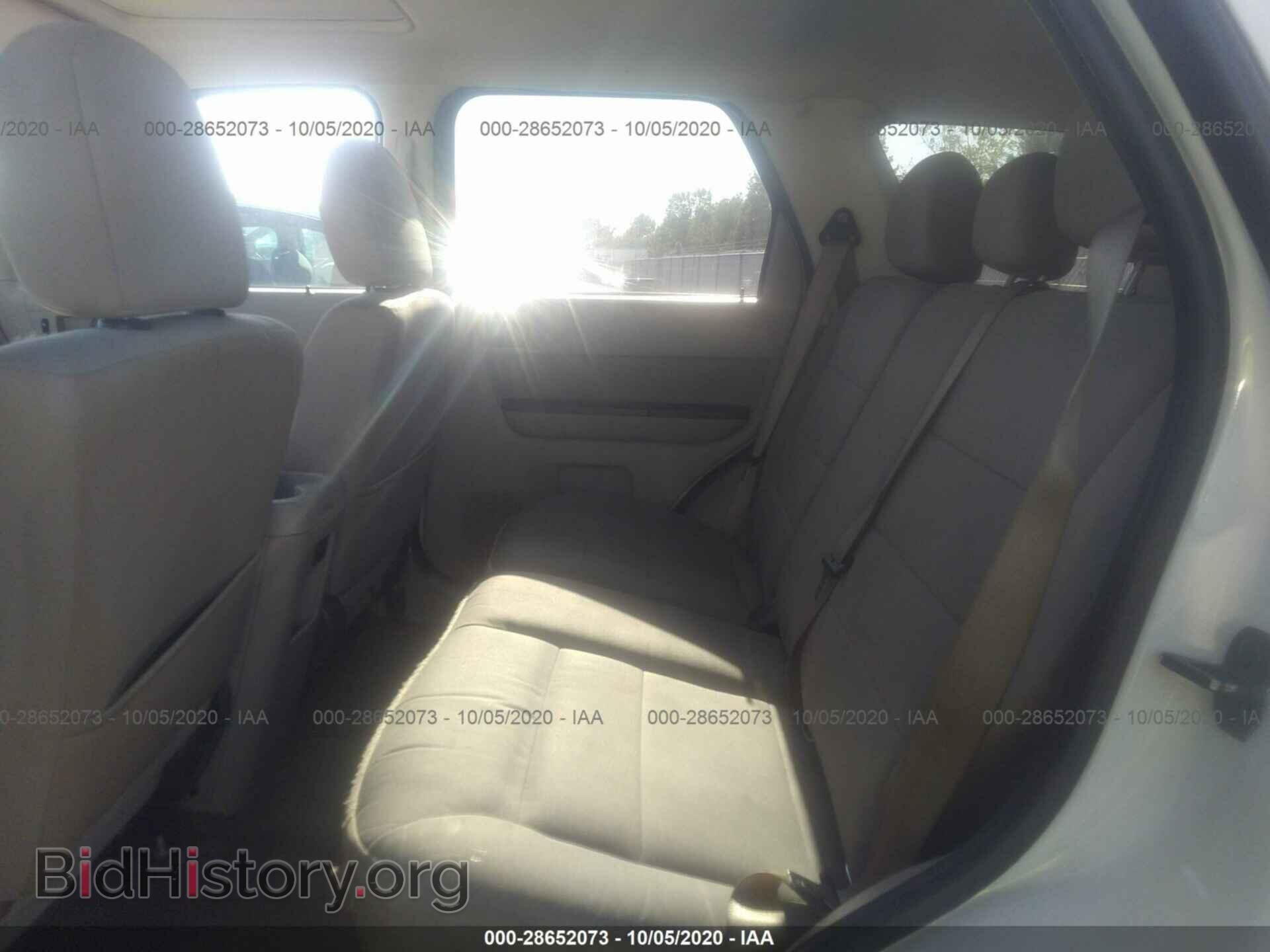 2011 FORD ESCAPE - VIN: 1FMCU0DG6BKB19330 - Photo 8