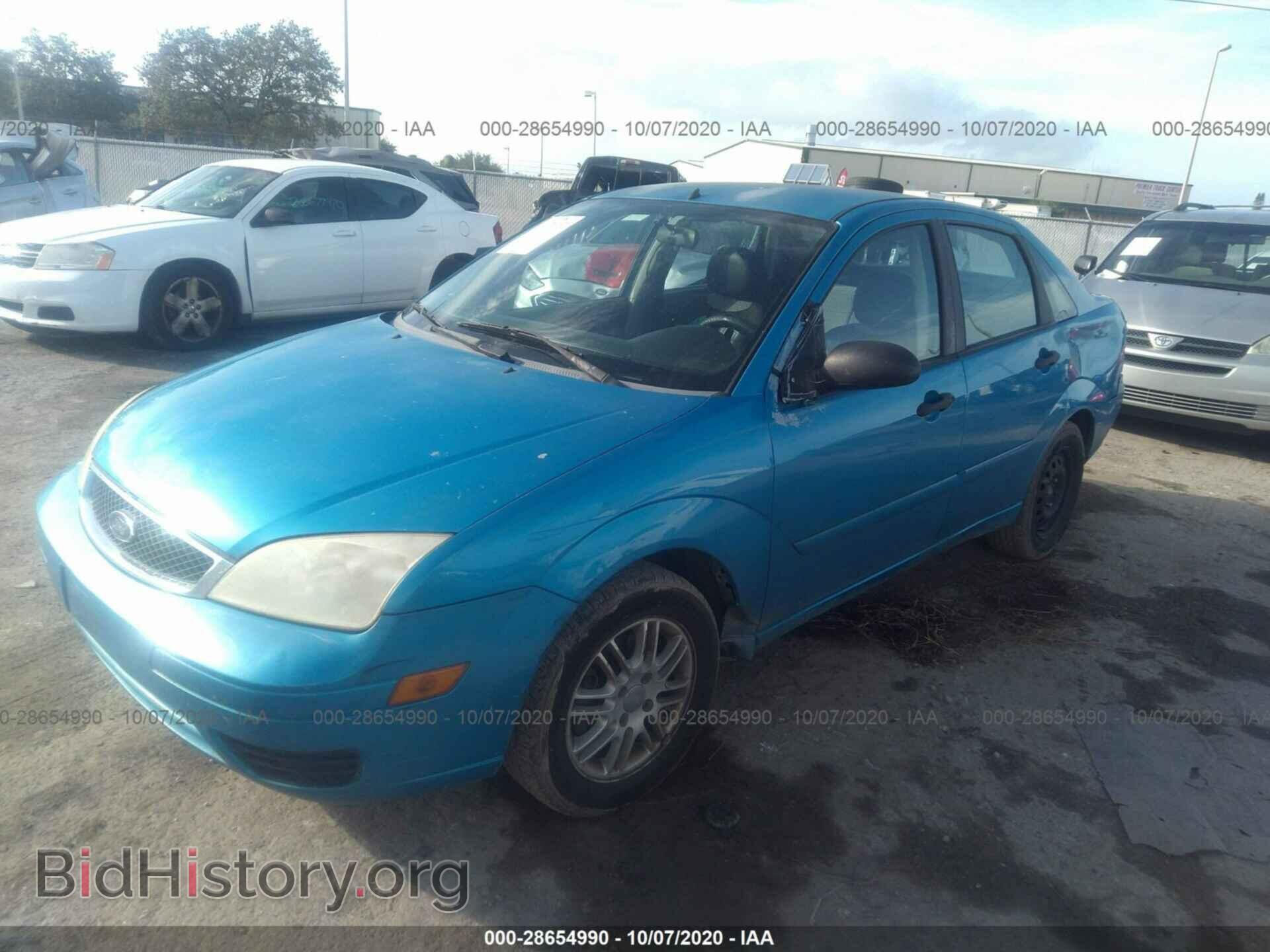 2007 FORD FOCUS - VIN: 1FAFP34N97W250640 - Фото 2