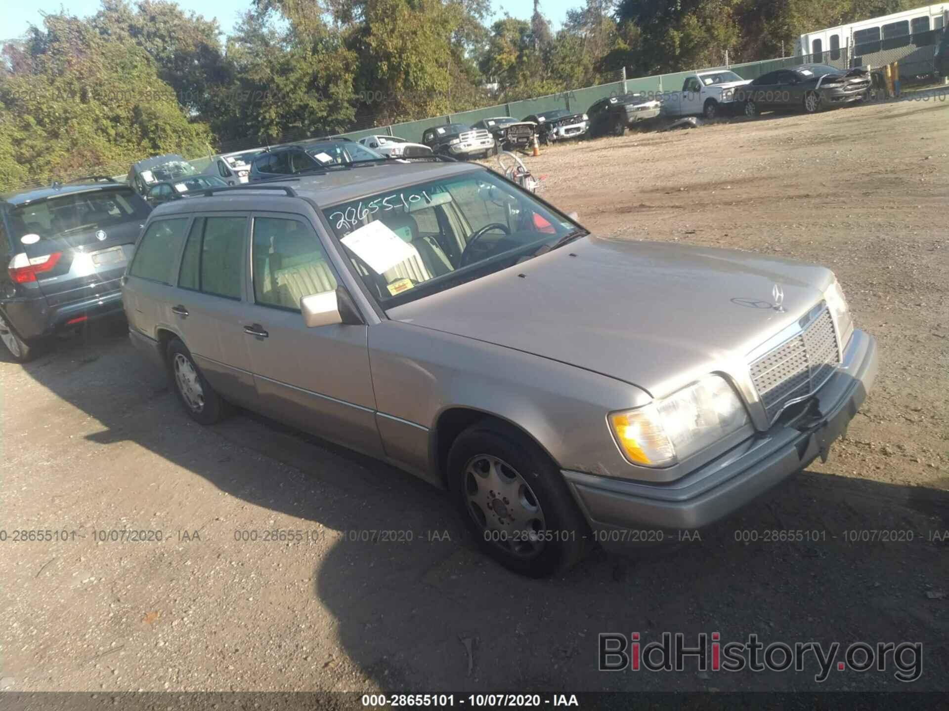 Photo WDBEA92E2SF336473 - MERCEDES-BENZ E 1995