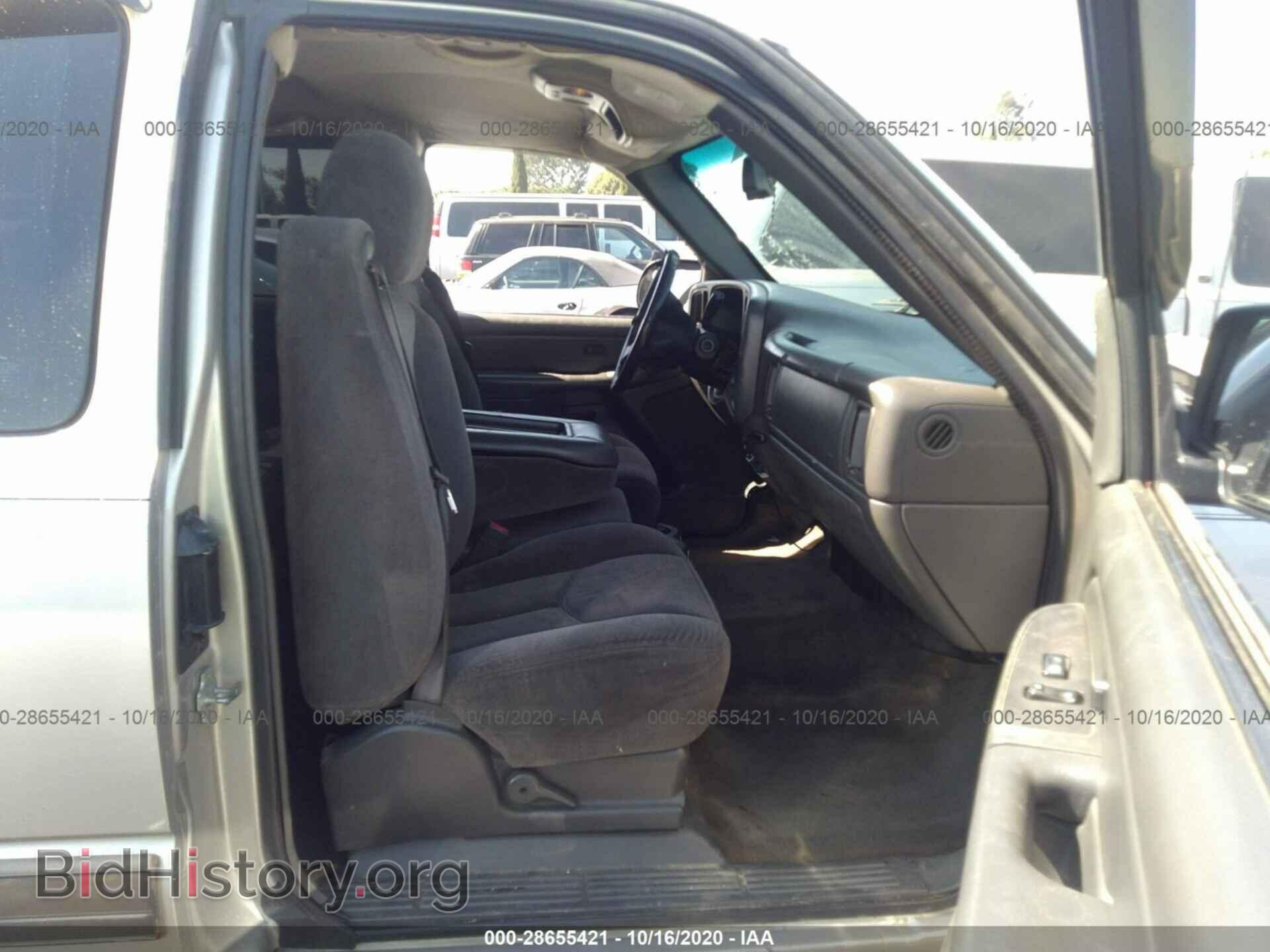 2005 CHEVROLET SILVERADO 1500 - VIN: 2GCEC19VX51352984 - Фото 5