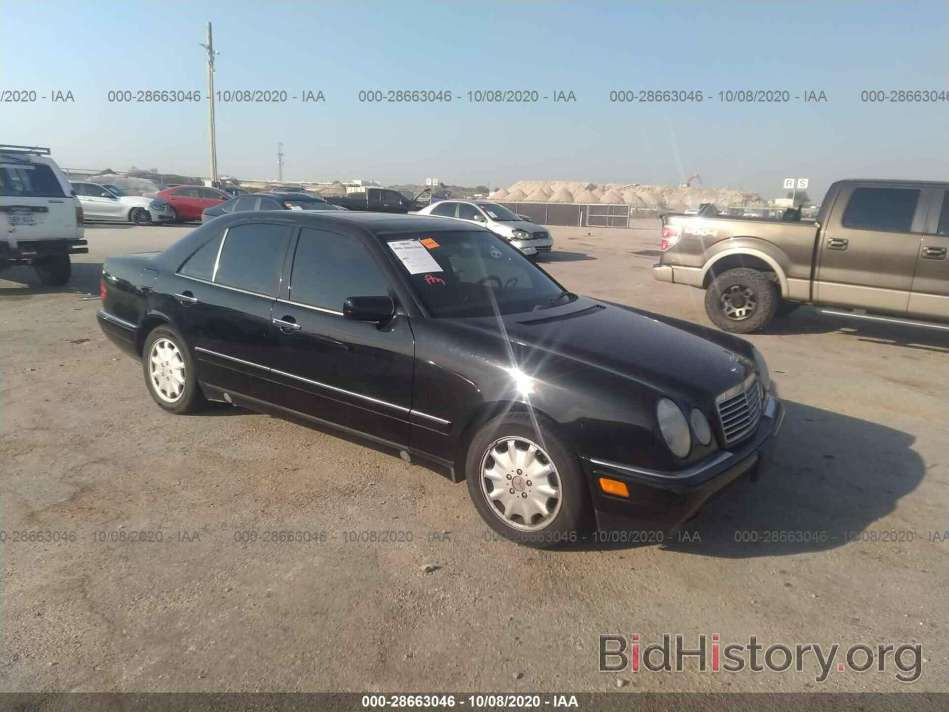 Фотография WDBJF55F0VA352864 - MERCEDES-BENZ E-CLASS 1997