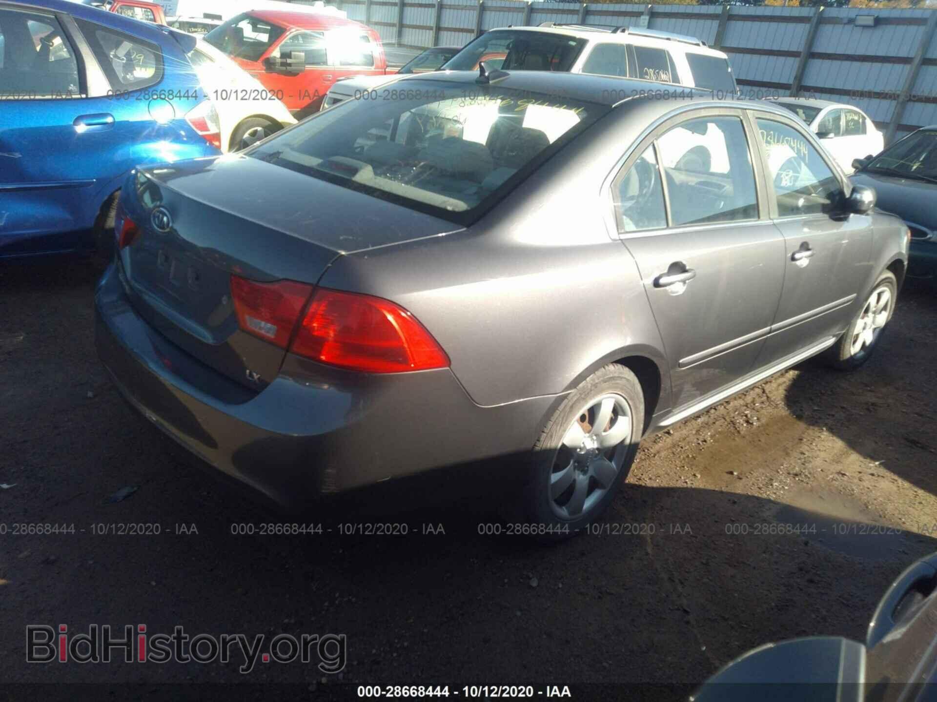 2009 KIA OPTIMA - VIN: KNAGE228495323012 - Фото 4