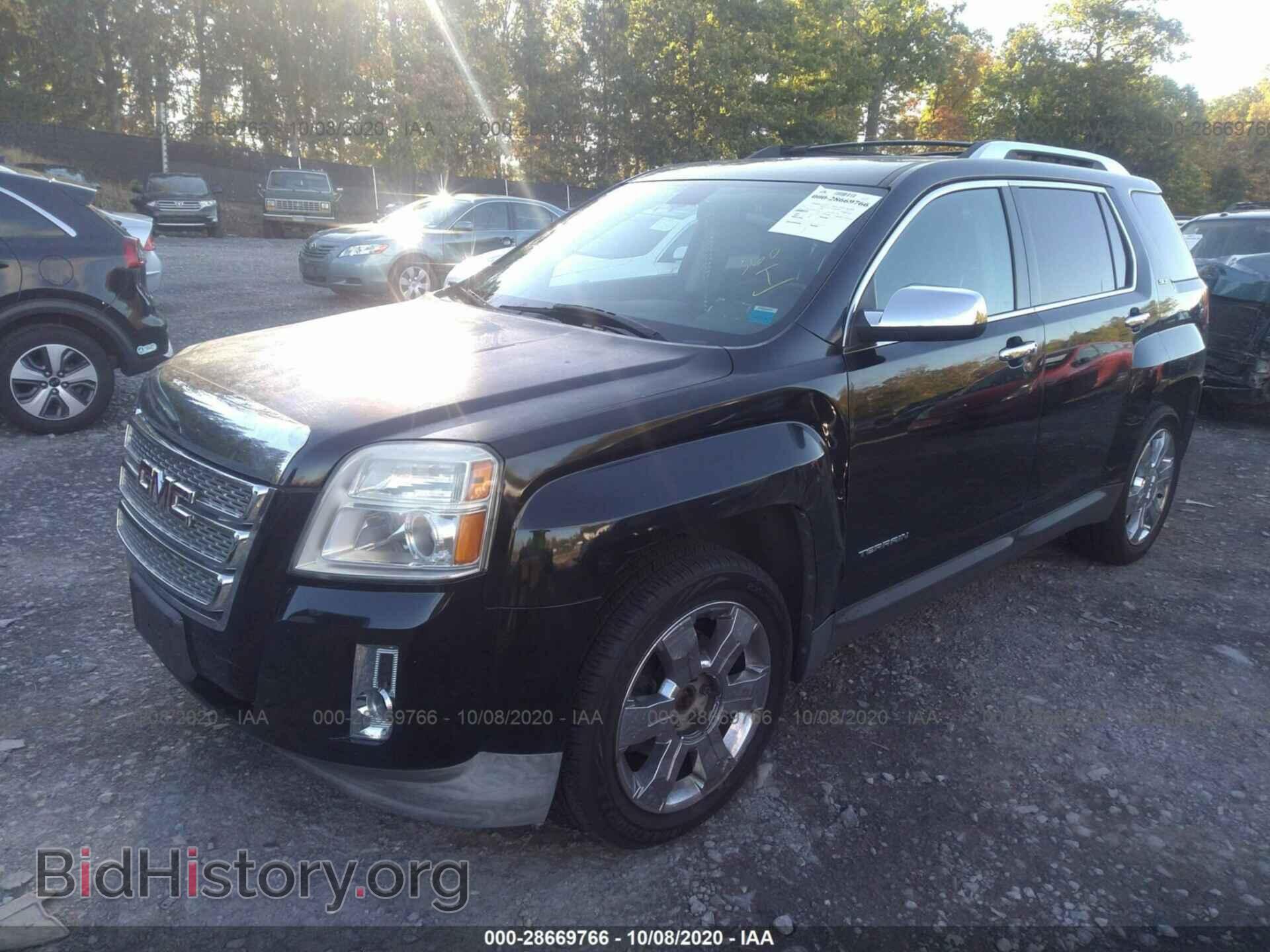 2011 GMC TERRAIN - VIN: 2CTFLXE52B6212962 - Photo 2