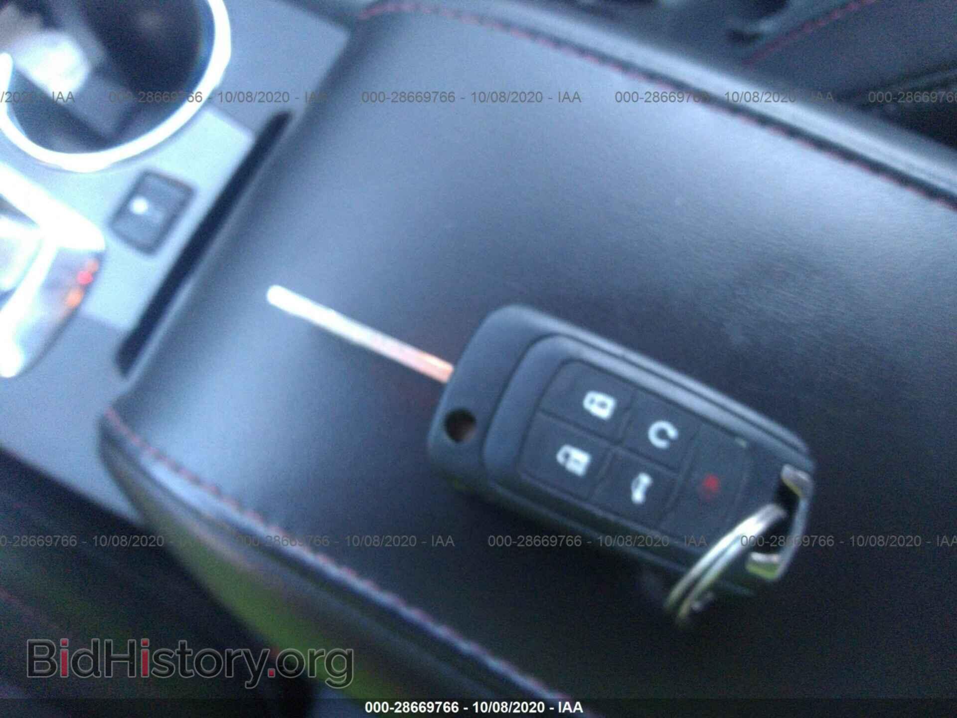 2011 GMC TERRAIN - VIN: 2CTFLXE52B6212962 - Photo 11