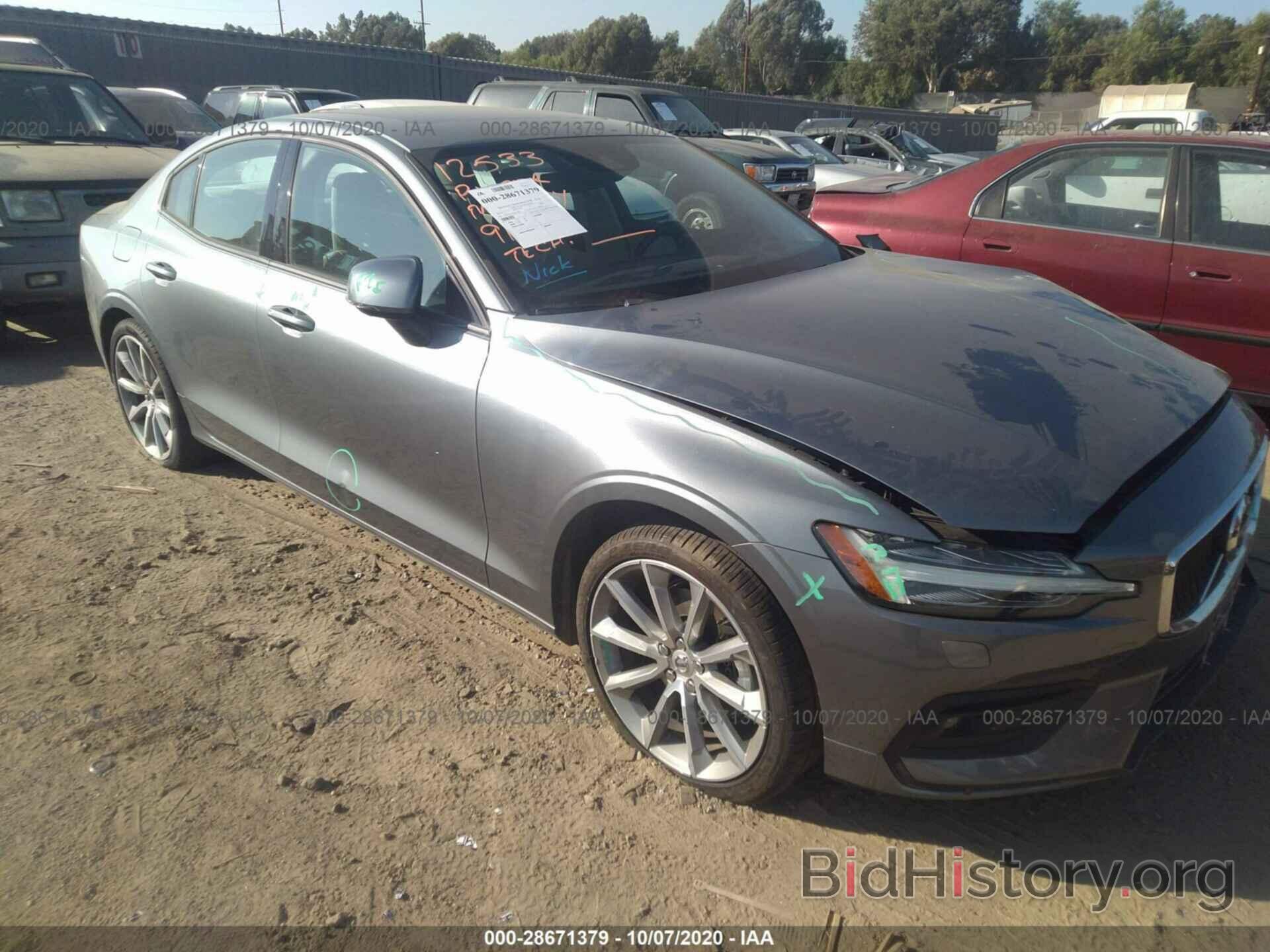 Photo 7JR102FK1KG014851 - VOLVO S60 2019