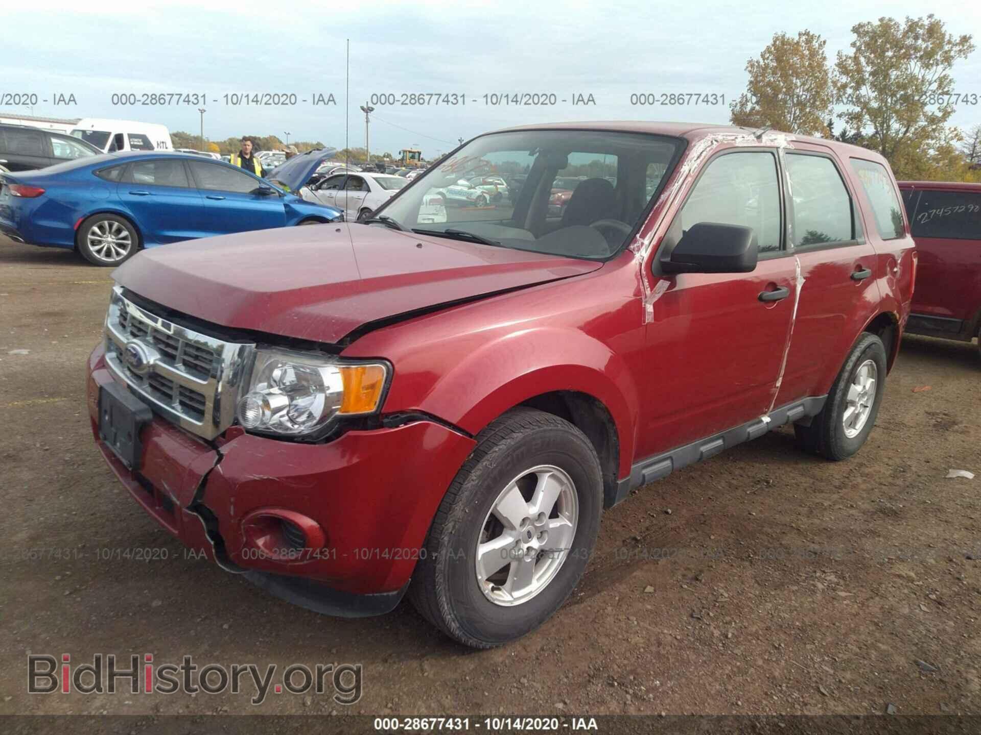 2011 FORD ESCAPE - VIN: 1FMCU0C79BKC40421 - Photo 2