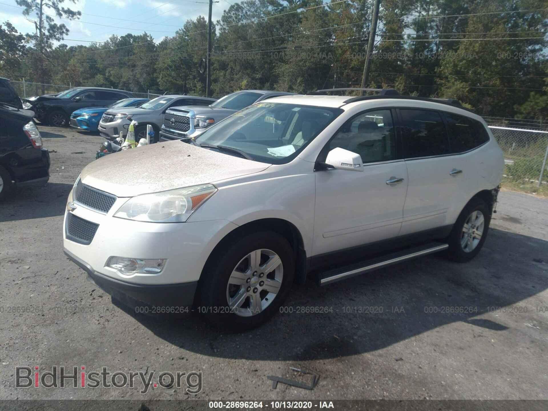 2012 CHEVROLET TRAVERSE - VIN: 1GNKRJED6CJ124828 - Фото 2