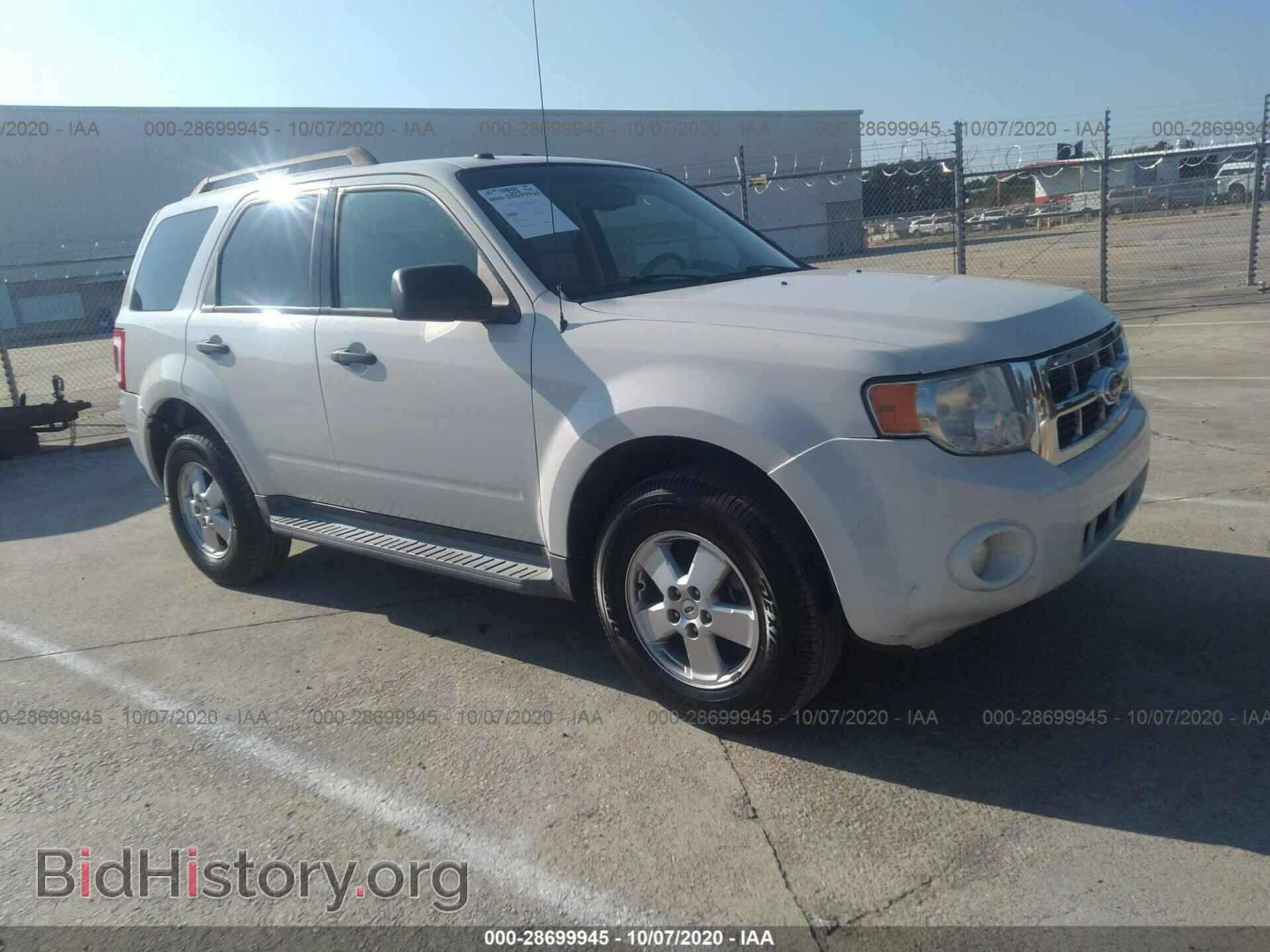Photo 1FMCU0D75BKA41851 - FORD ESCAPE 2011