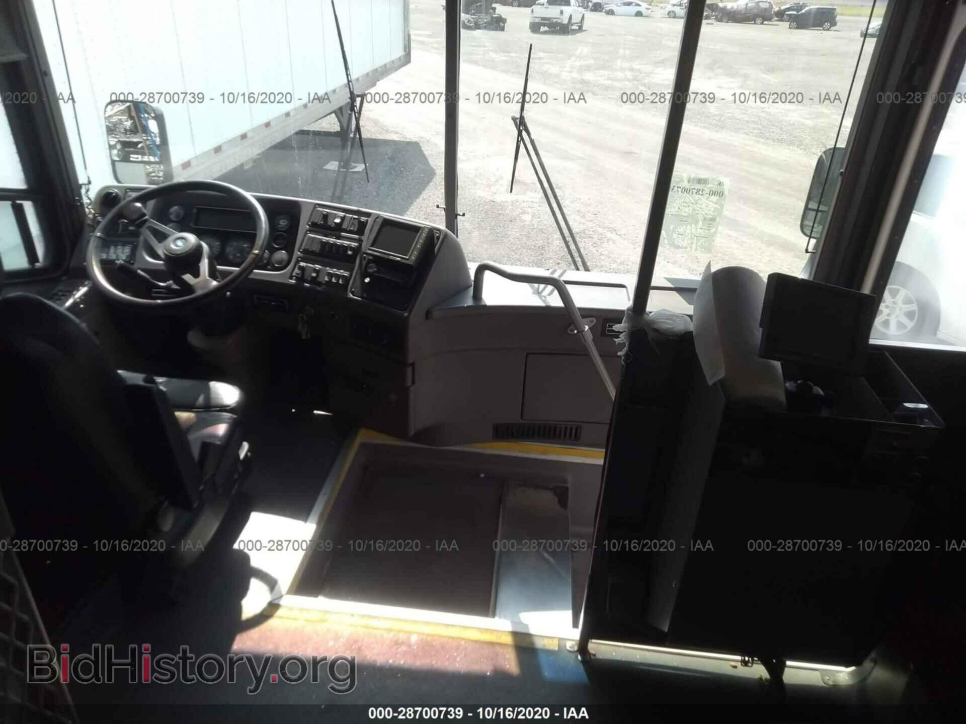 2004 BLUE BIRD BUS - VIN: 1BDGNB2A84W100185 - Photo 5